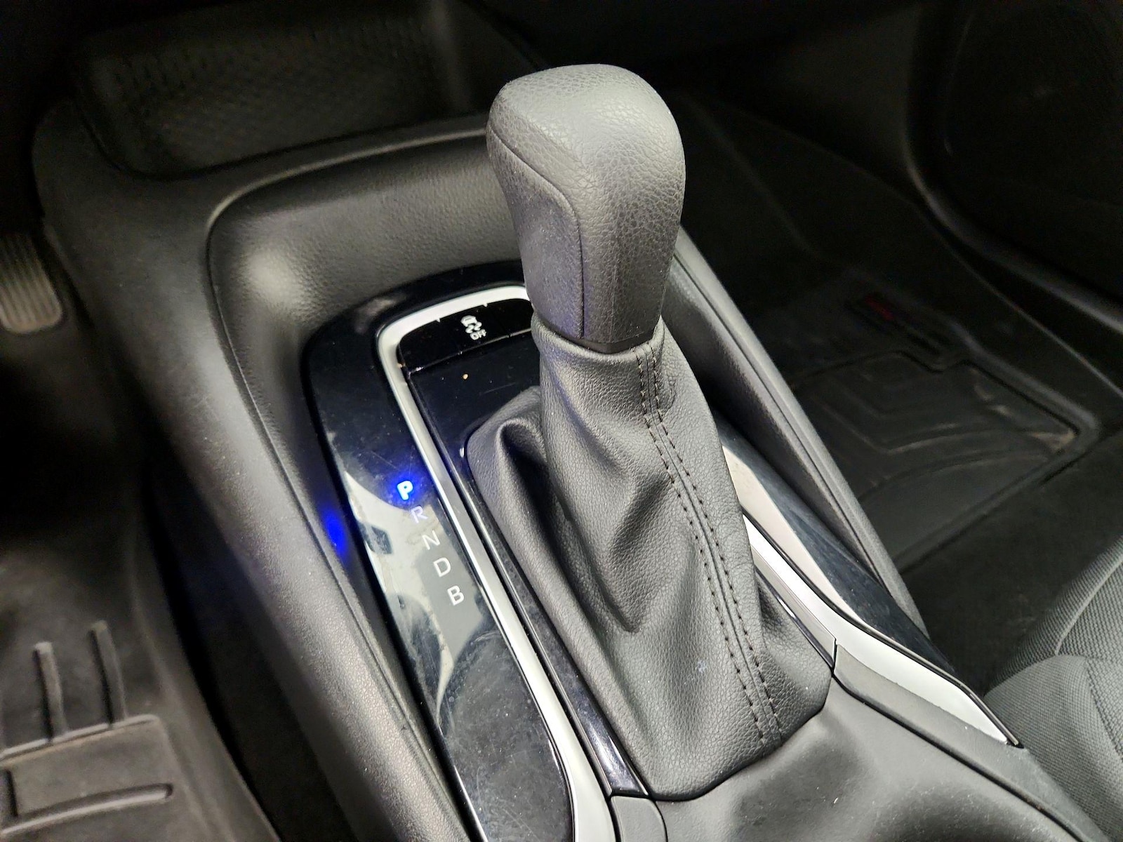2023 Toyota Corolla LE - Photo 18