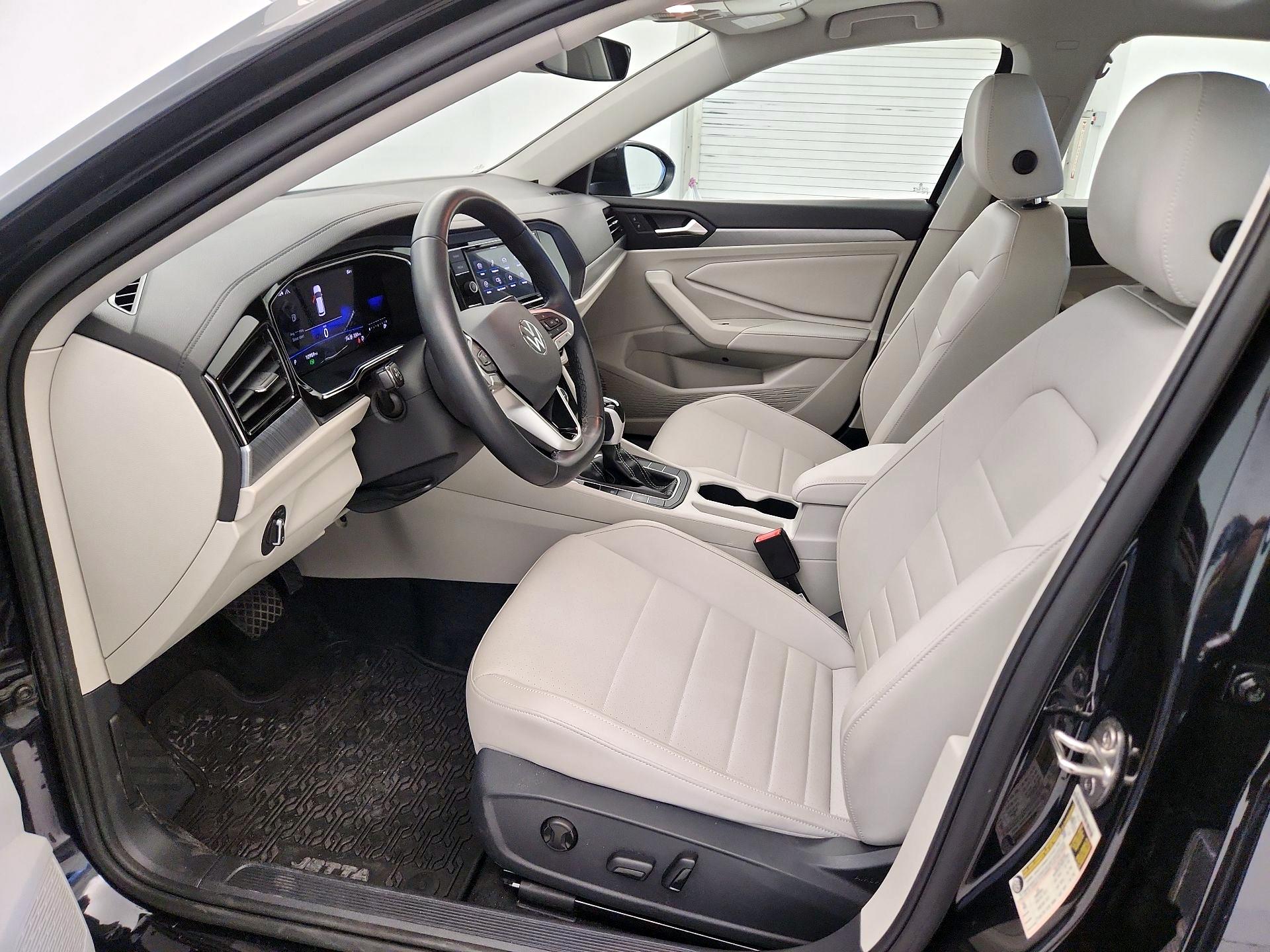 Thumbnail: 2023 Volkswagen Jetta - 11