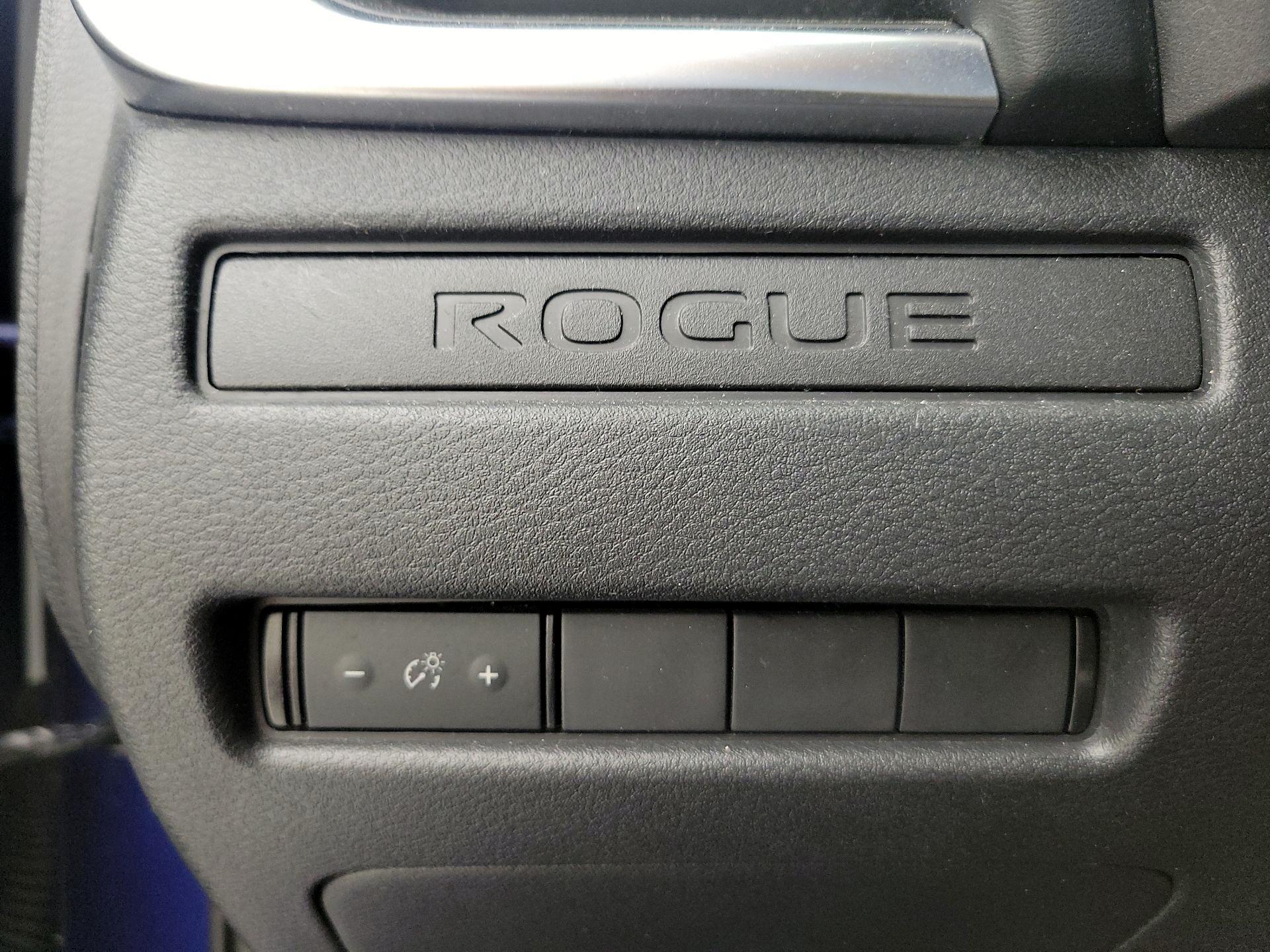 Thumbnail: 2021 Nissan Rogue - 13