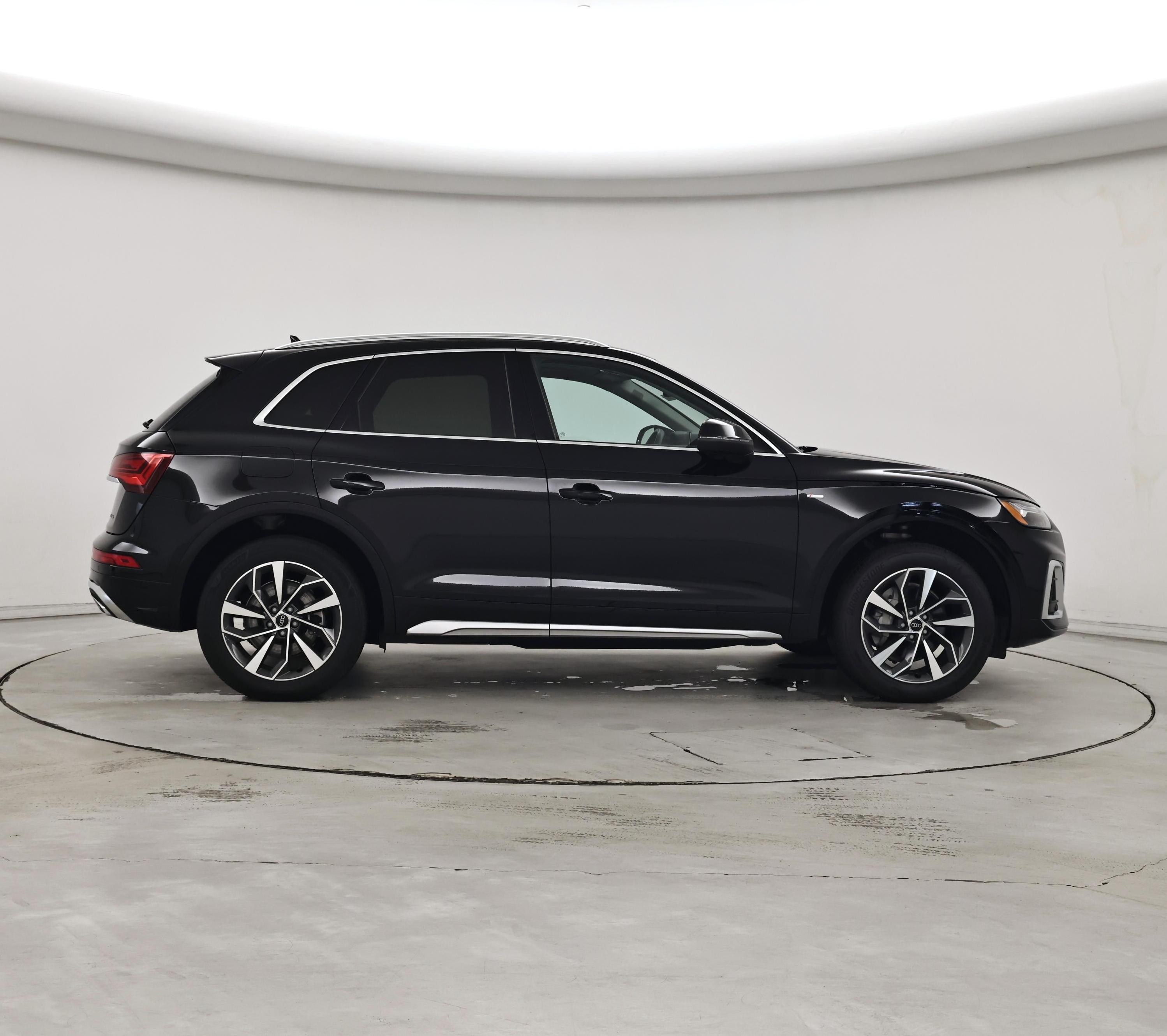 Thumbnail: 2023 Audi Q5 - 7