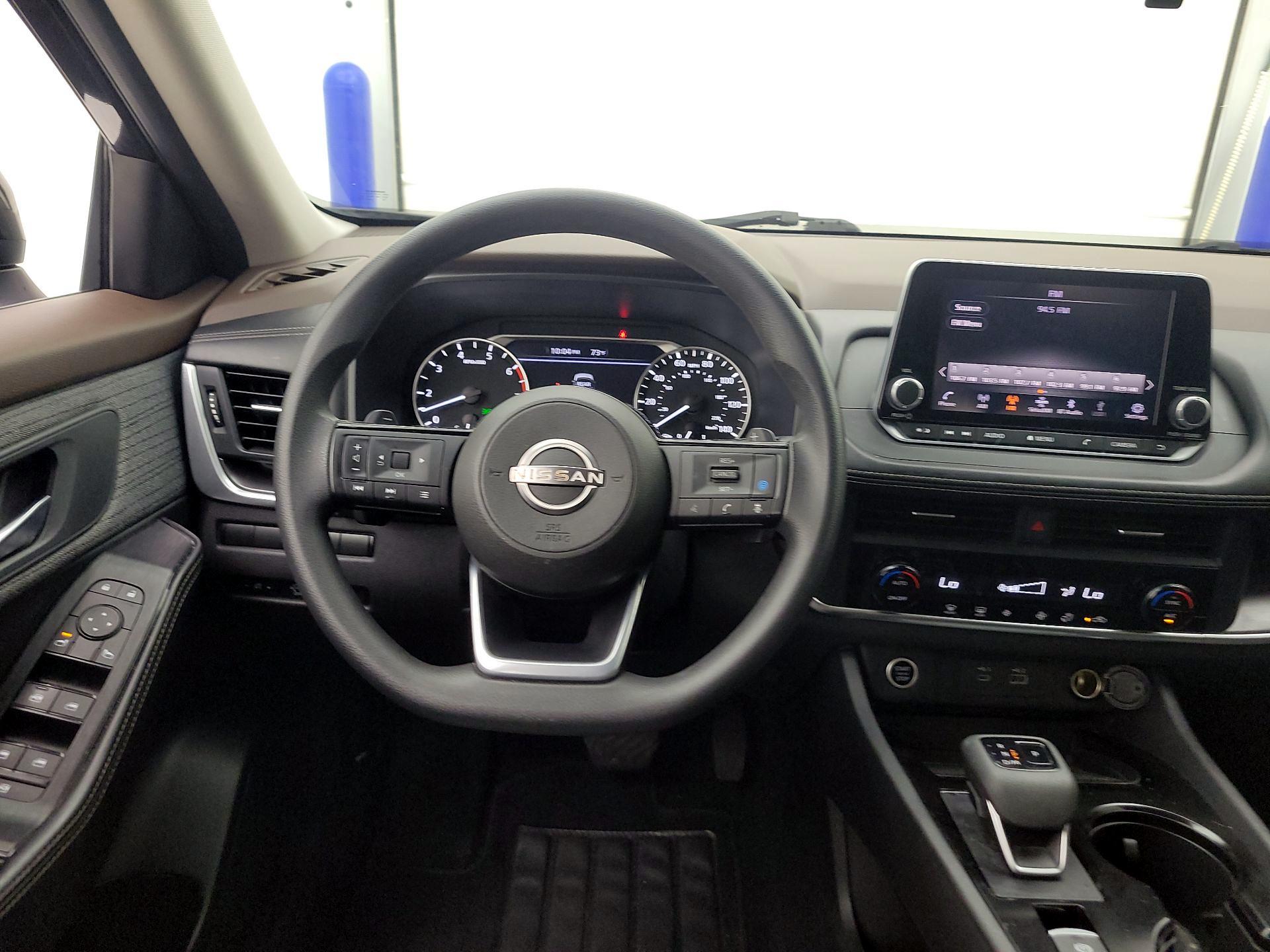 Thumbnail: 2023 Nissan Rogue - 10