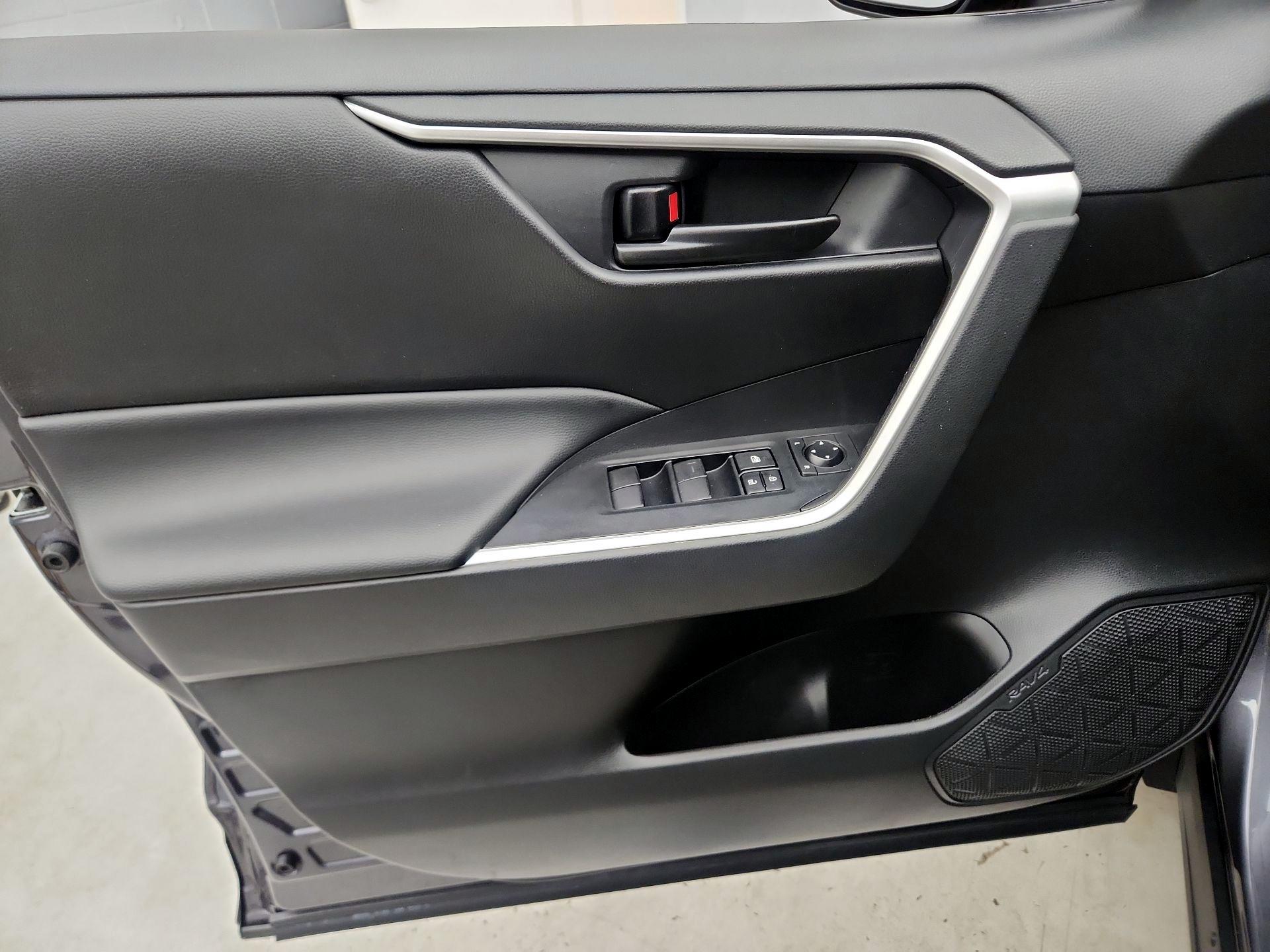 Thumbnail: 2023 Toyota RAV4 - 12