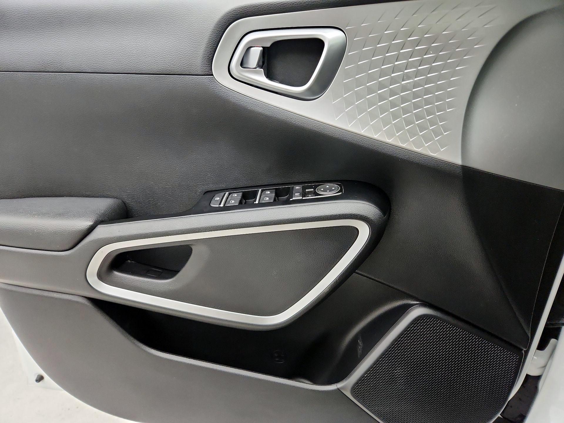 Thumbnail: 2020 Kia Soul - 12