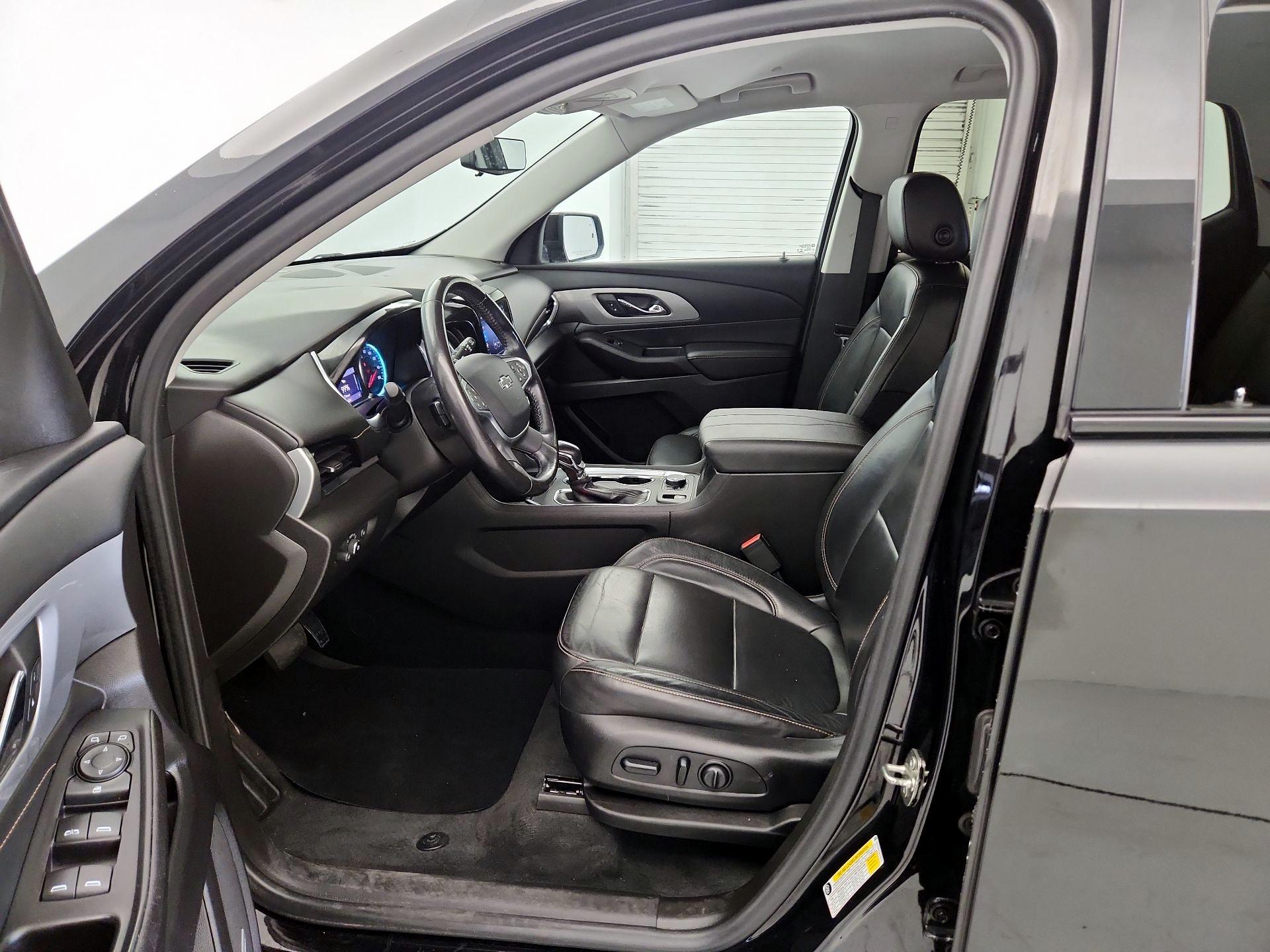 Thumbnail: 2021 Chevrolet Traverse - 11