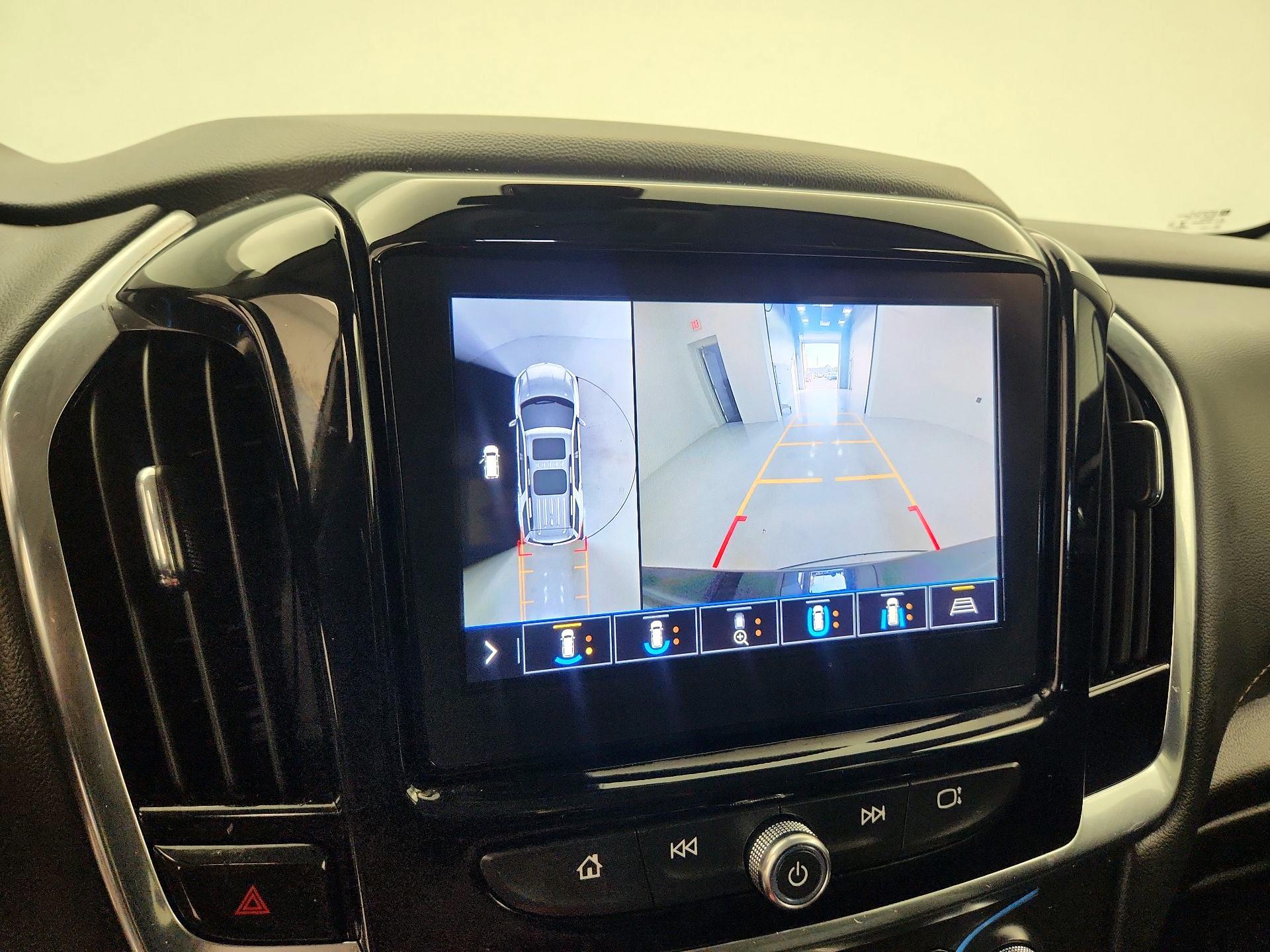 Thumbnail: 2021 Chevrolet Traverse - 14