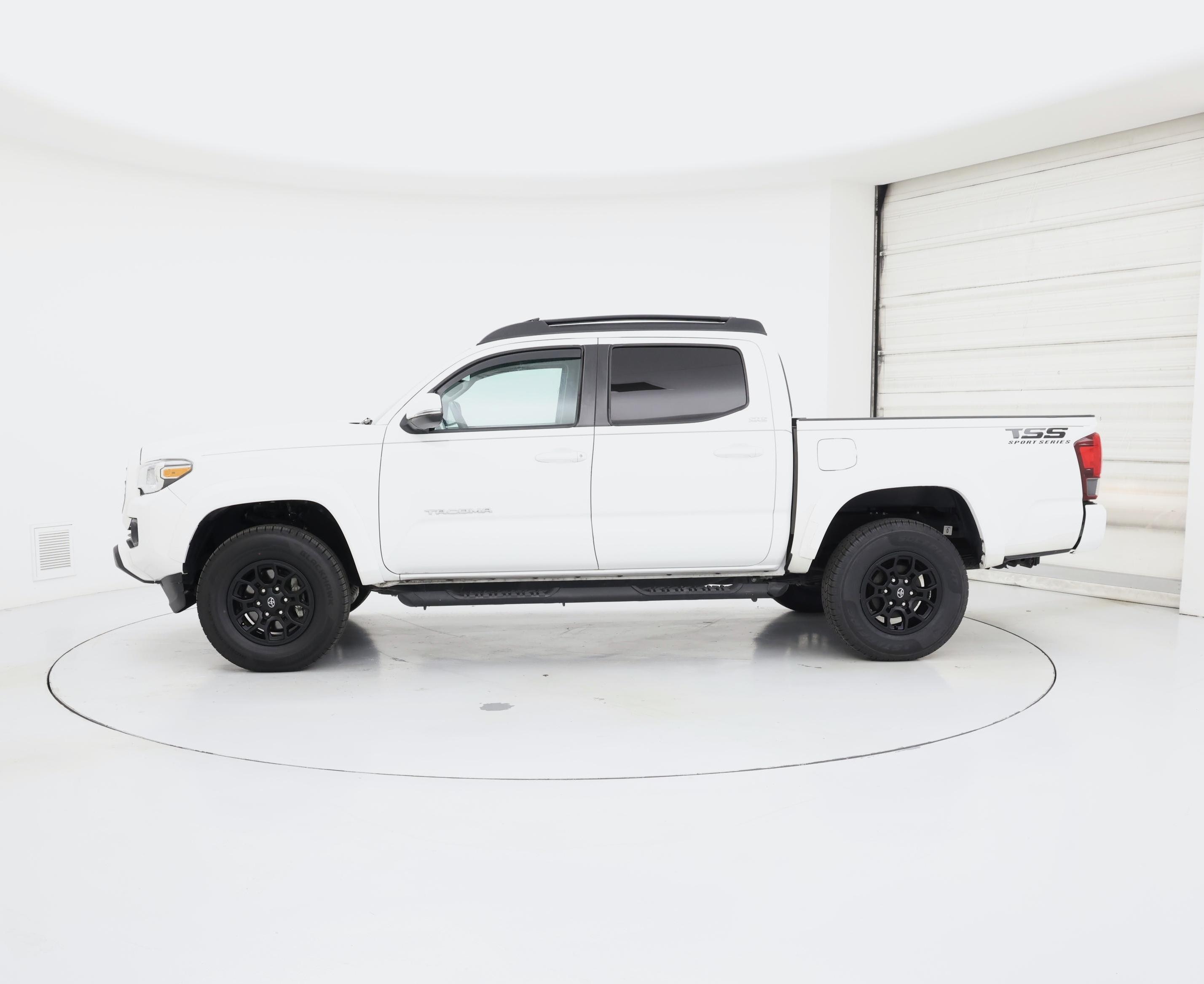 Thumbnail: 2022 Toyota Tacoma - 3