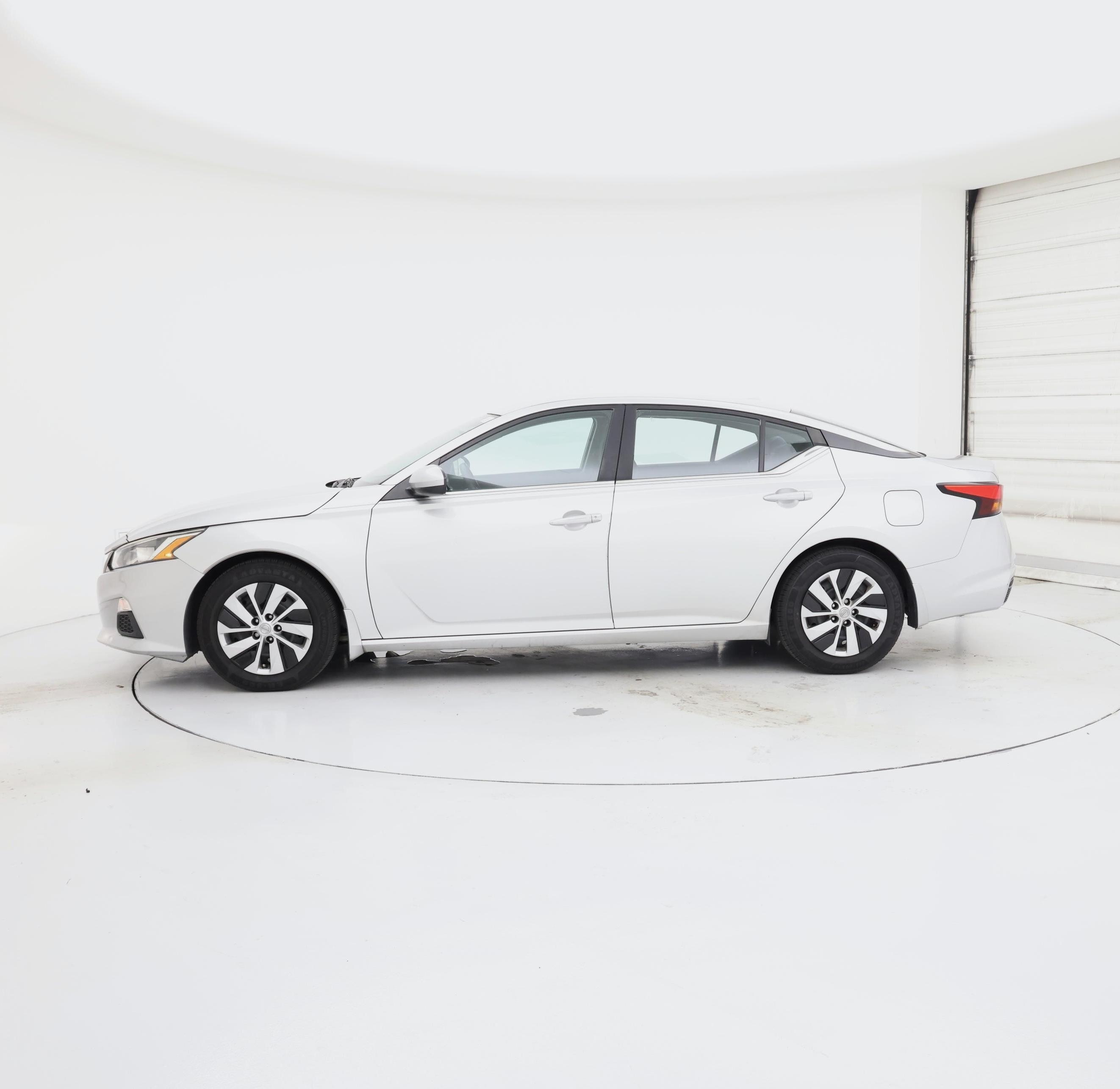 Thumbnail: 2024 Nissan Sentra - 3
