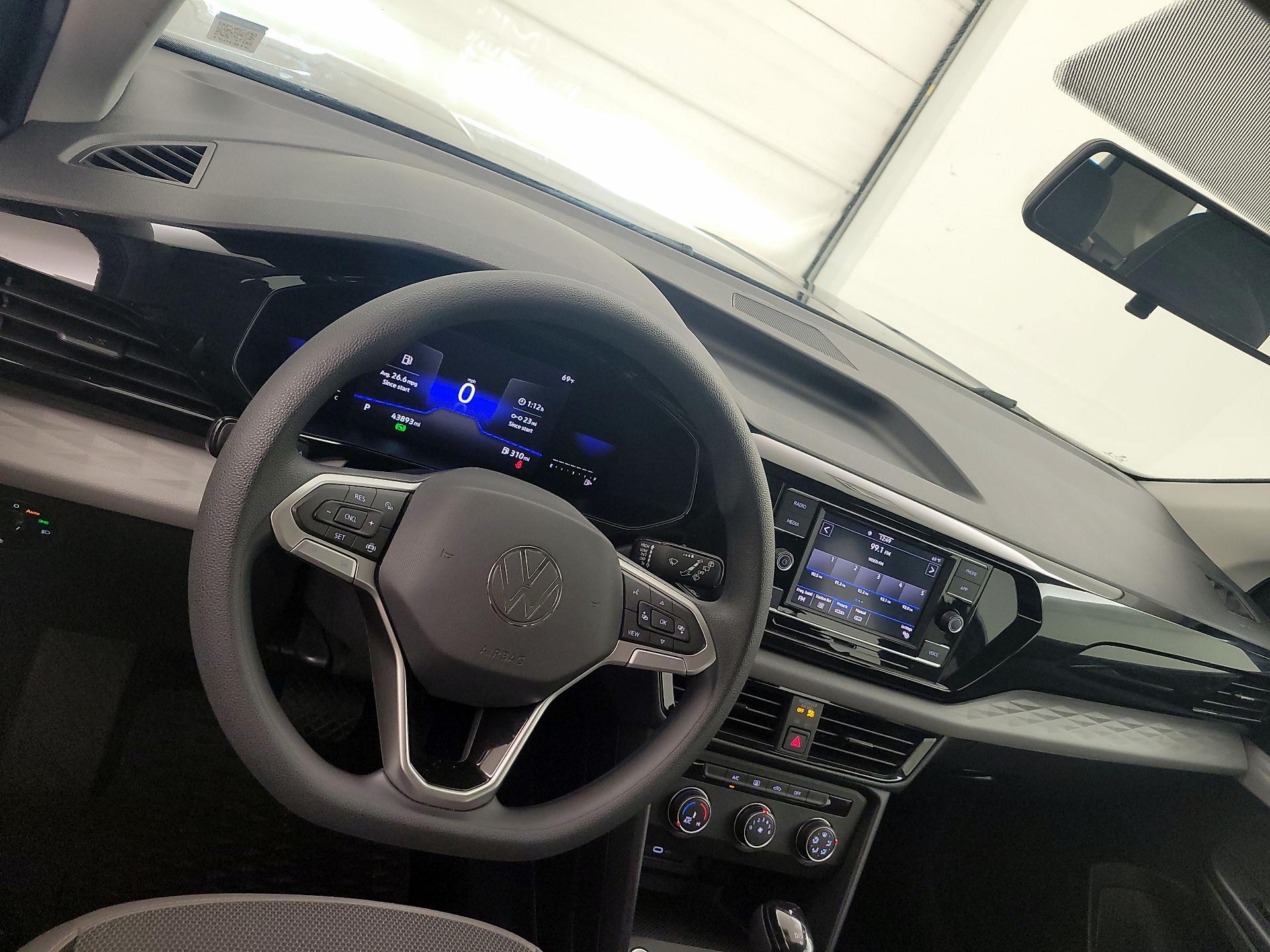 Thumbnail: 2022 Volkswagen Taos - 9