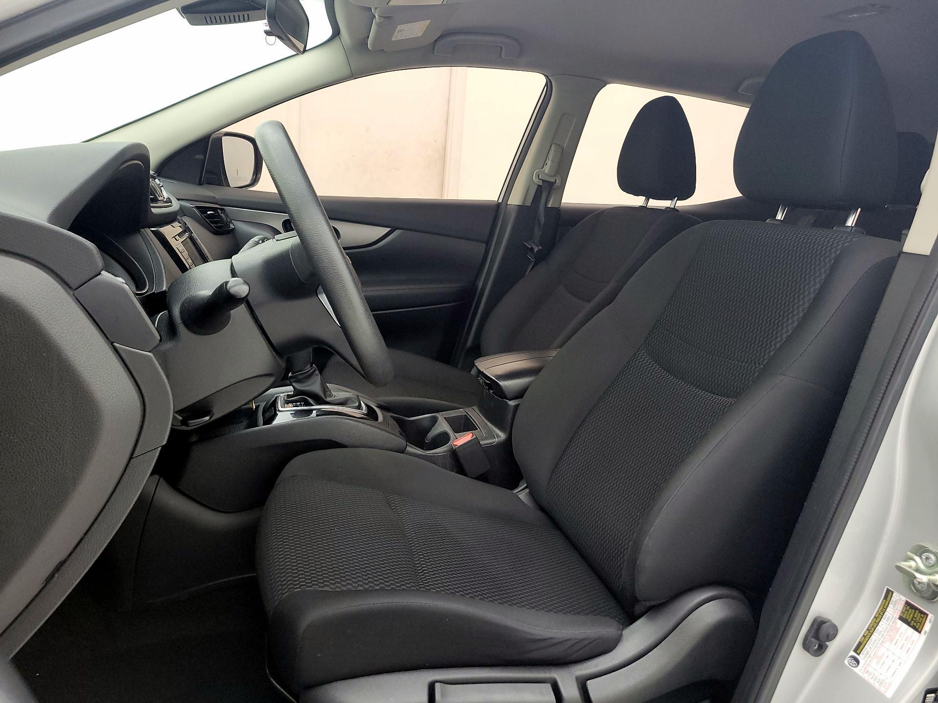 Thumbnail: 2021 Nissan Rogue Sport - 11