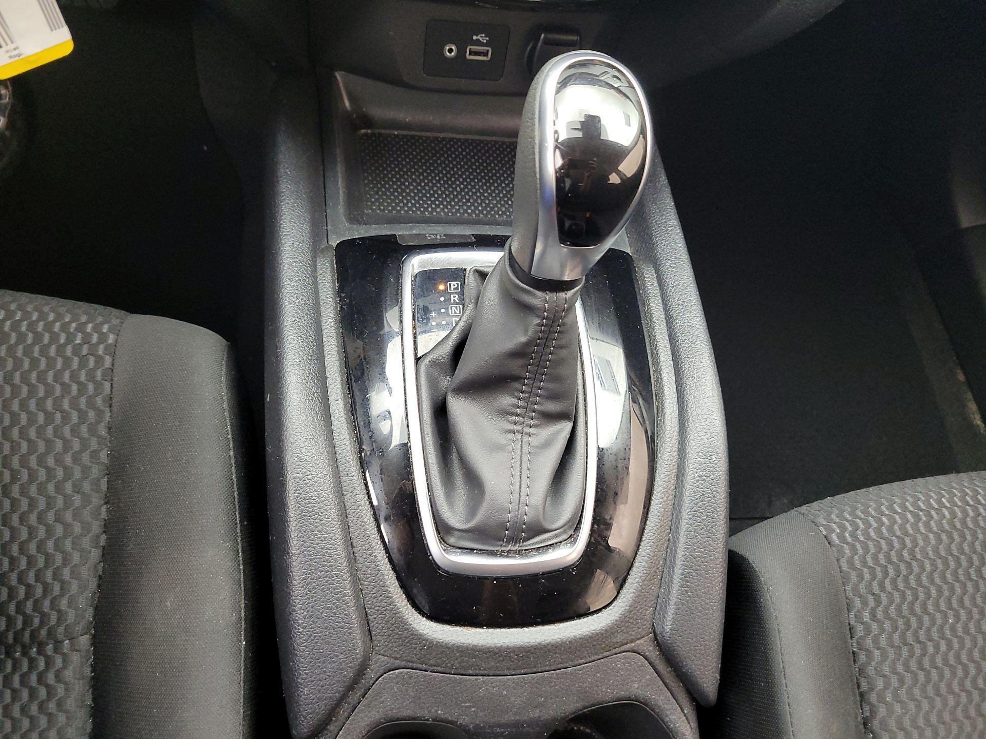 Thumbnail: 2021 Nissan Rogue Sport - 17