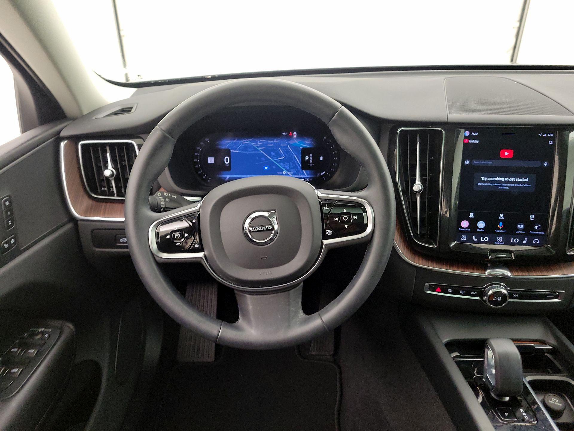 Thumbnail: 2023 Volvo XC60 - 10