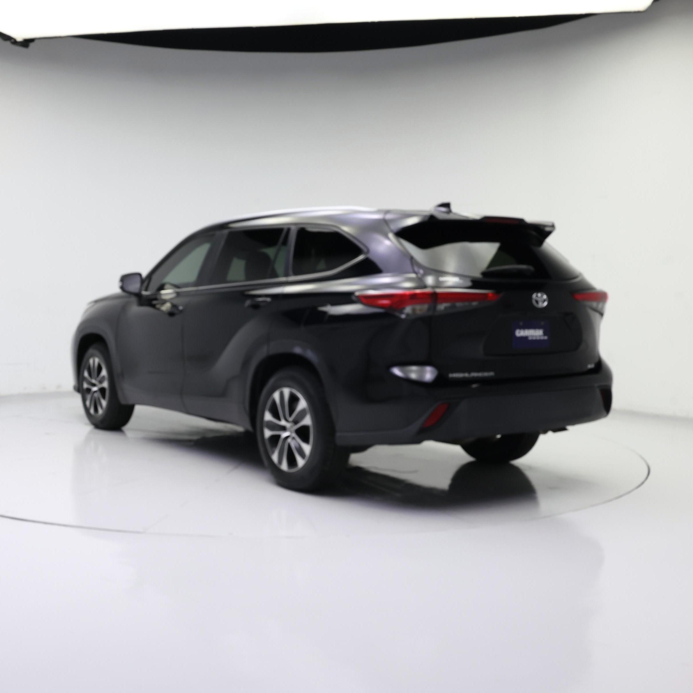 Thumbnail: 2023 Toyota Highlander - 2