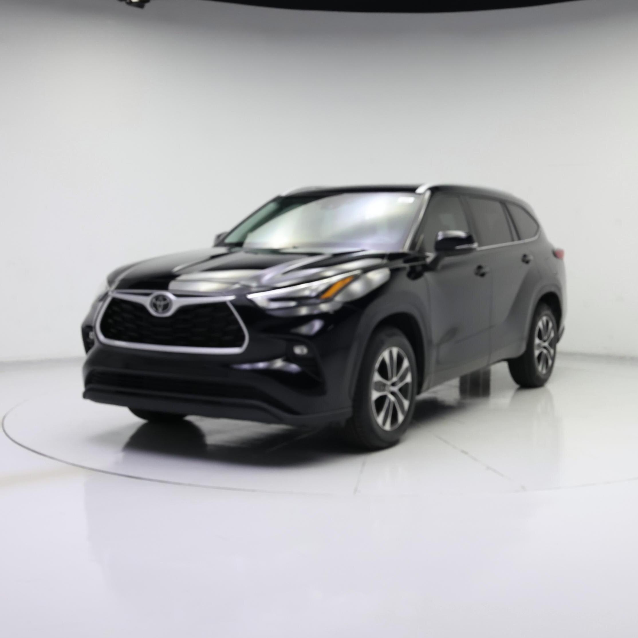Thumbnail: 2023 Toyota Highlander - 4