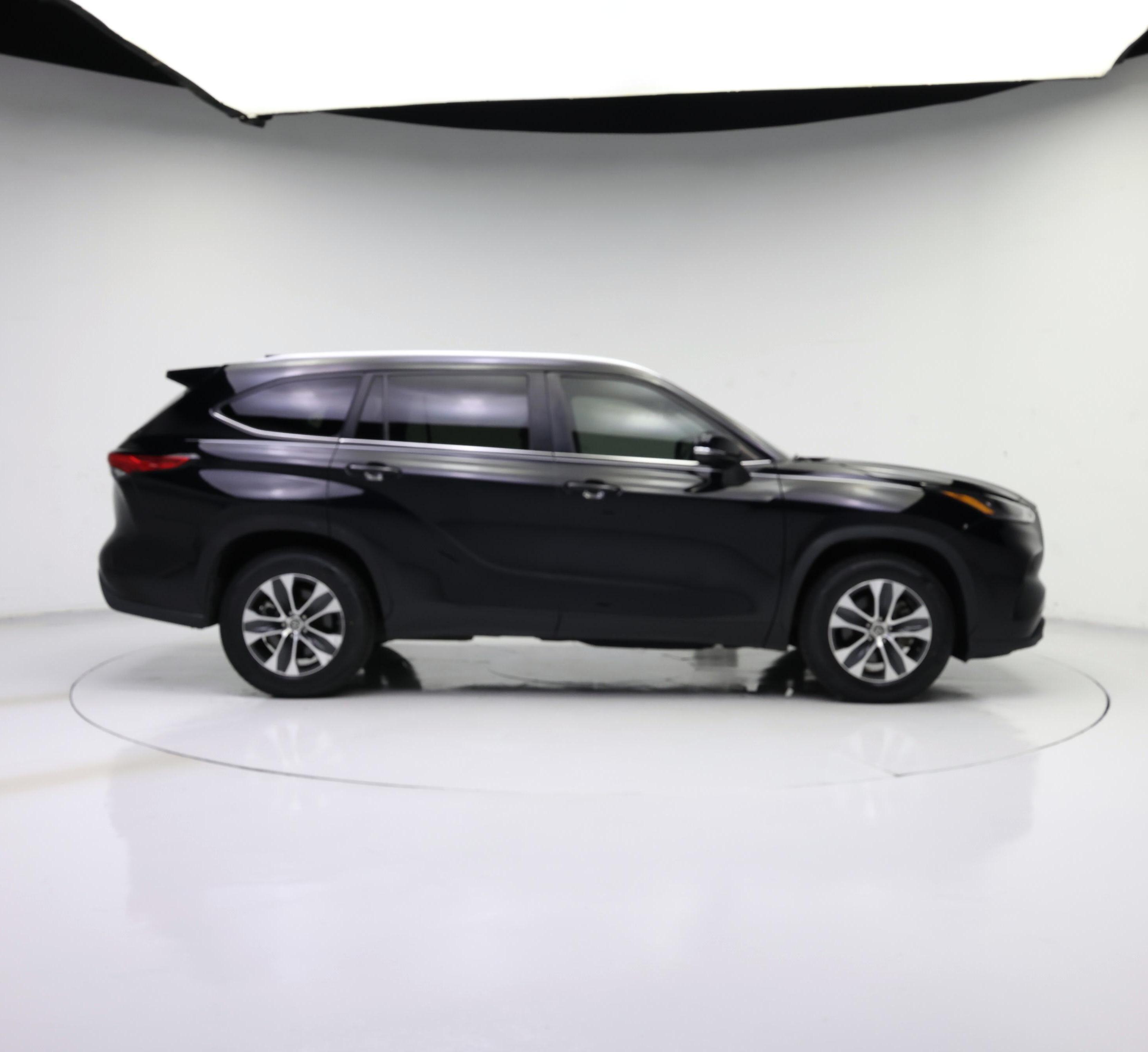 Thumbnail: 2023 Toyota Highlander - 7