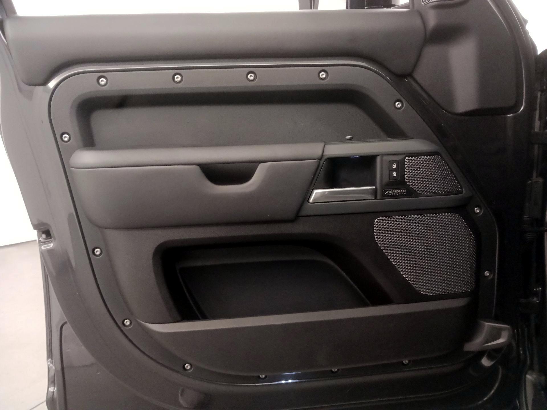 Thumbnail: 2021 Land Rover Defender - 12