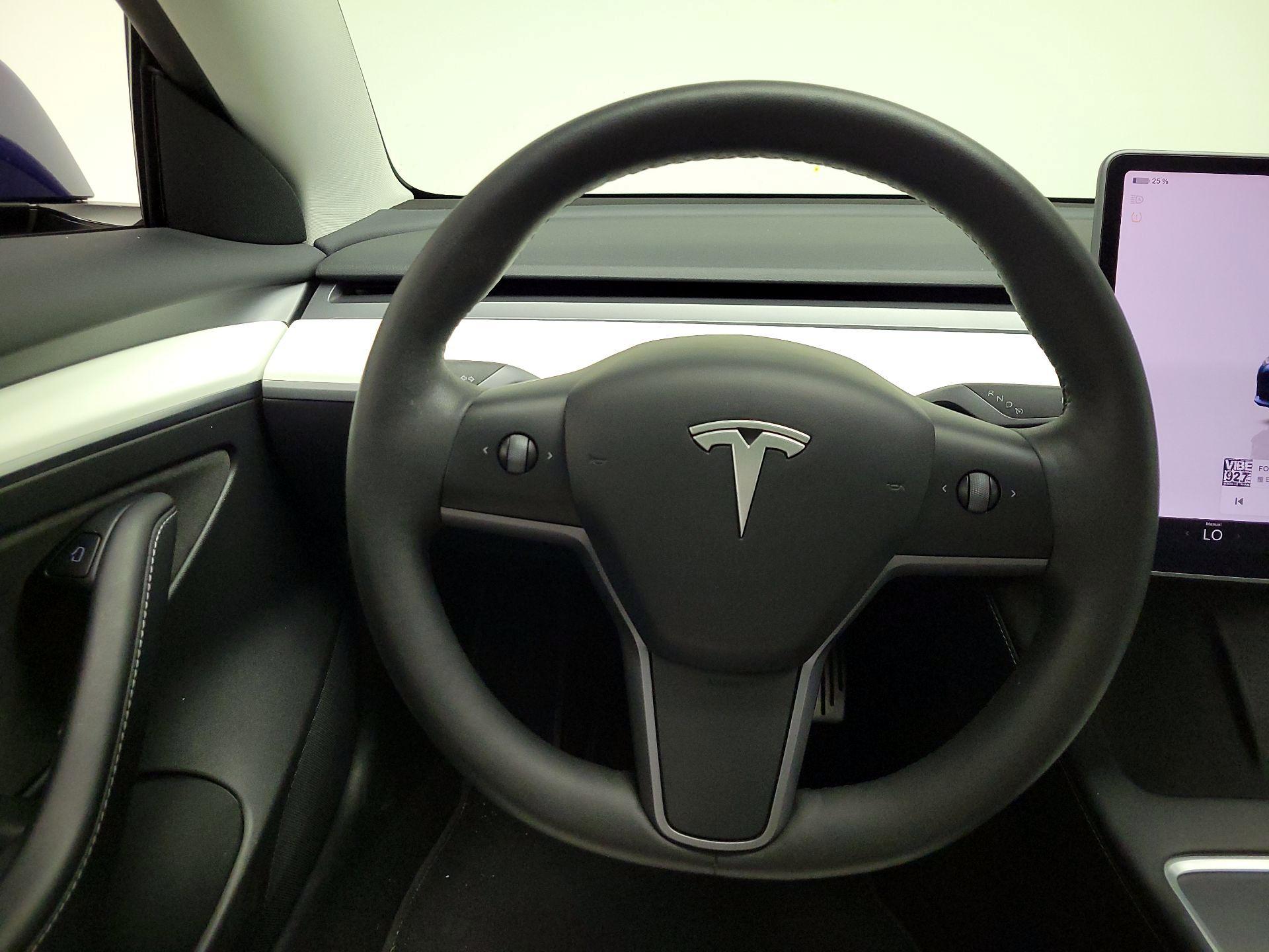 Thumbnail: 2023 Tesla Model 3 - 10