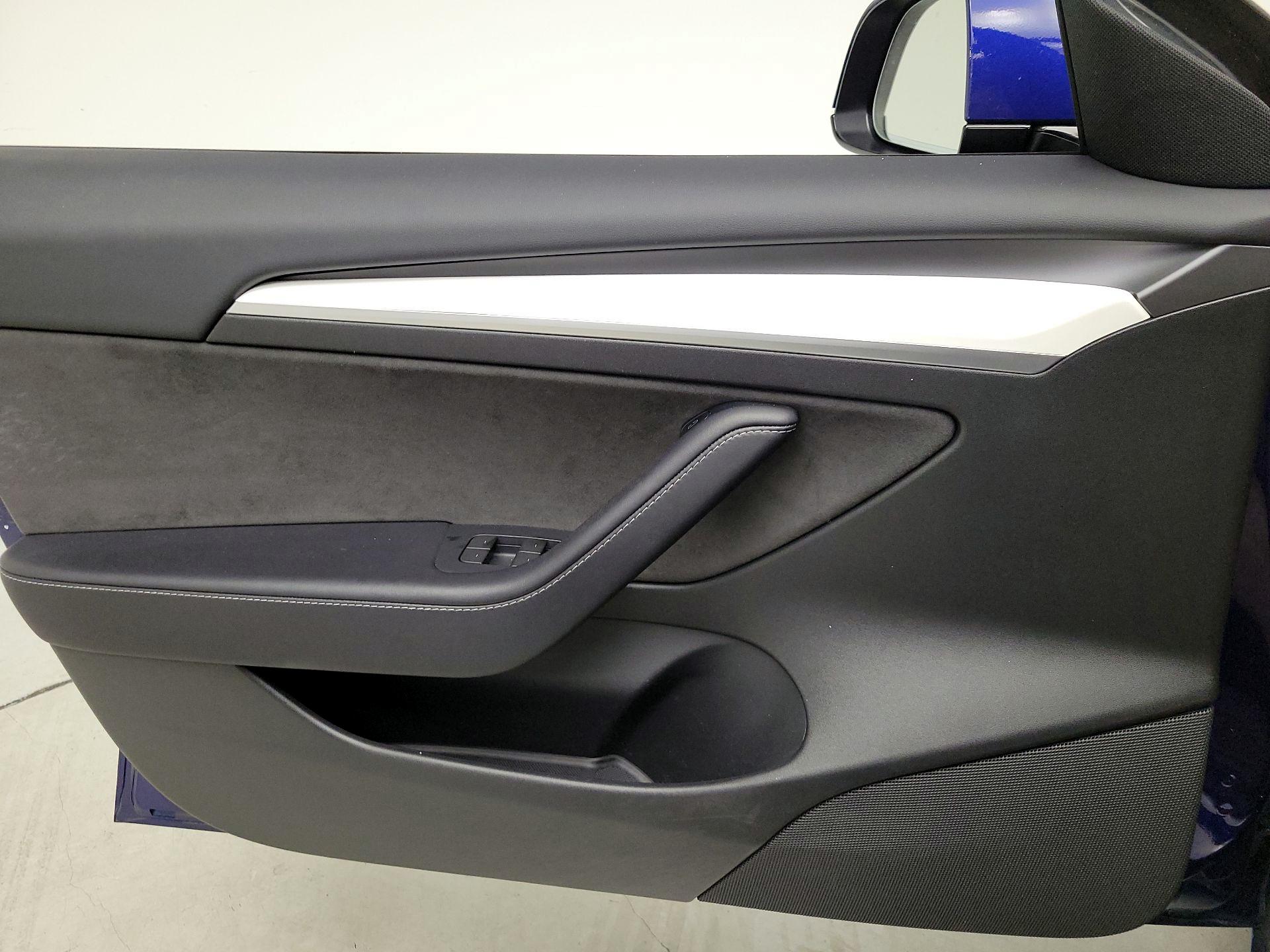 Thumbnail: 2023 Tesla Model 3 - 12