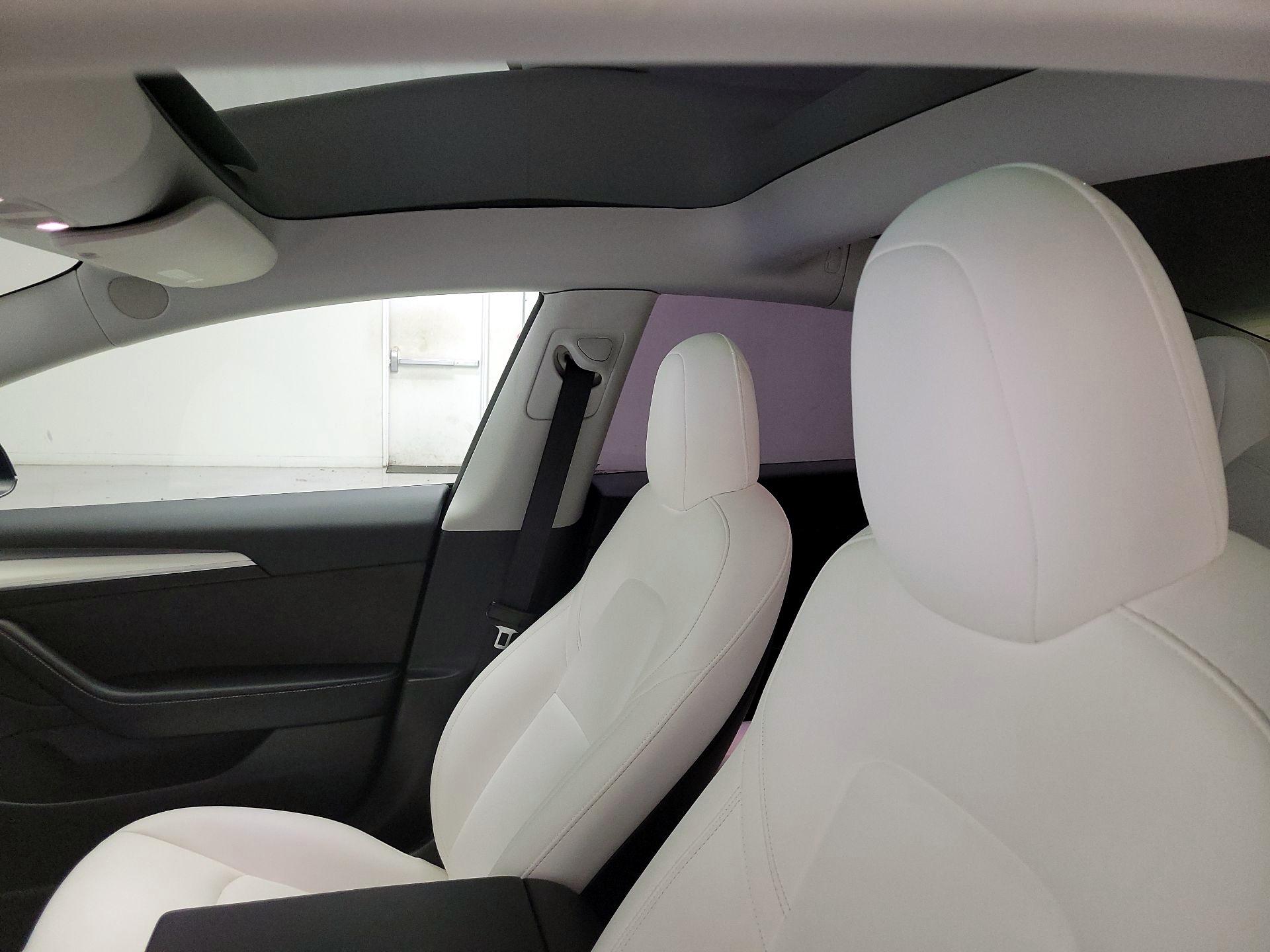 Thumbnail: 2023 Tesla Model 3 - 19