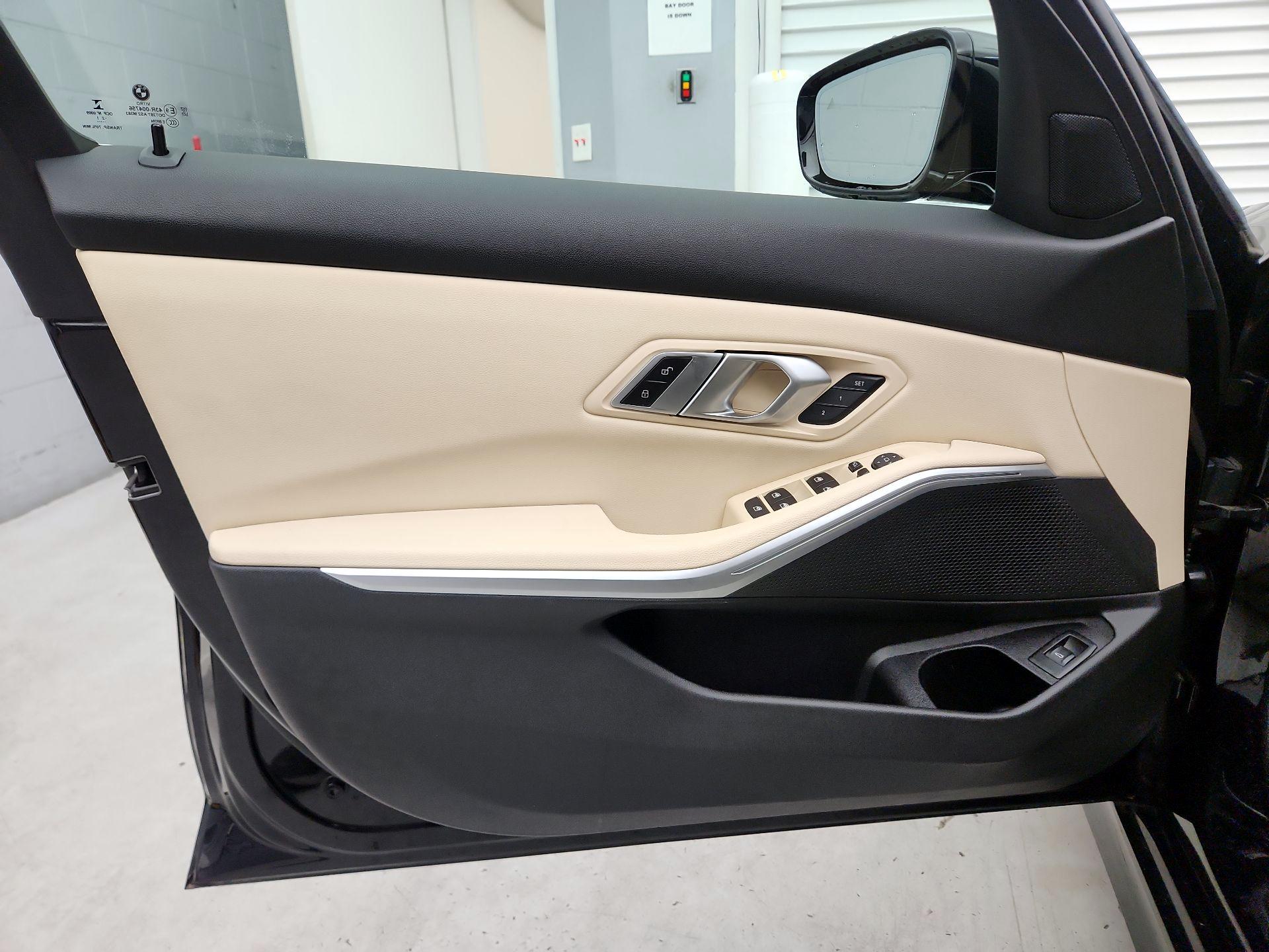 Thumbnail: 2022 BMW 3 Series - 12