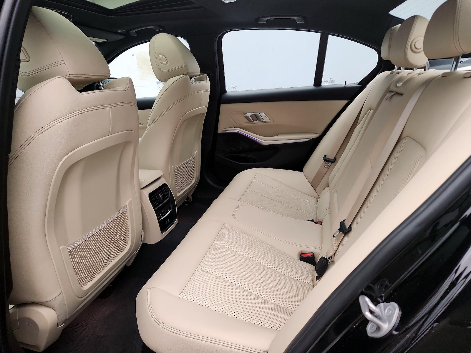2022 BMW 3 Series 330i - Photo 22