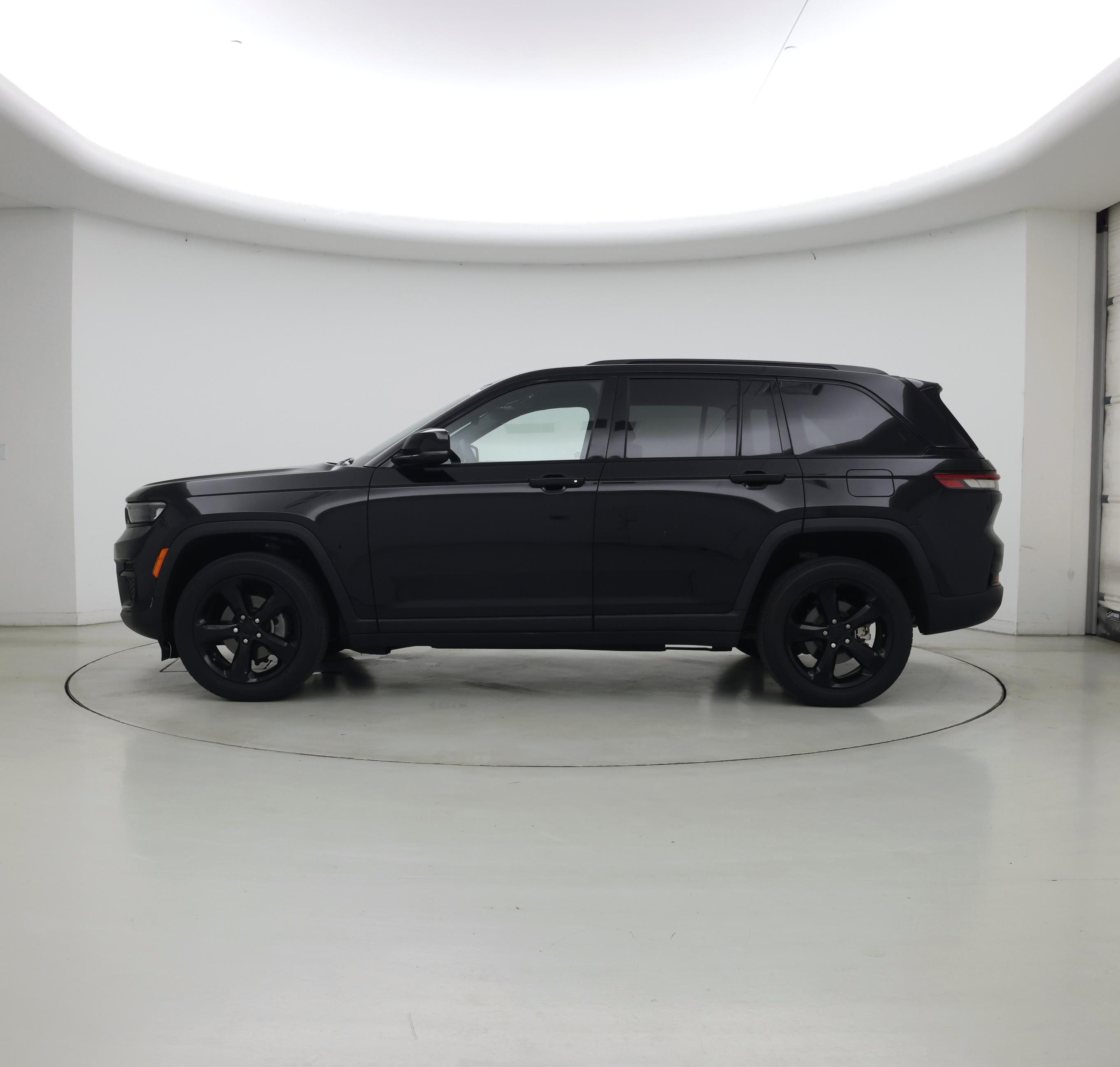 Thumbnail: 2023 Jeep Grand Cherokee - 3
