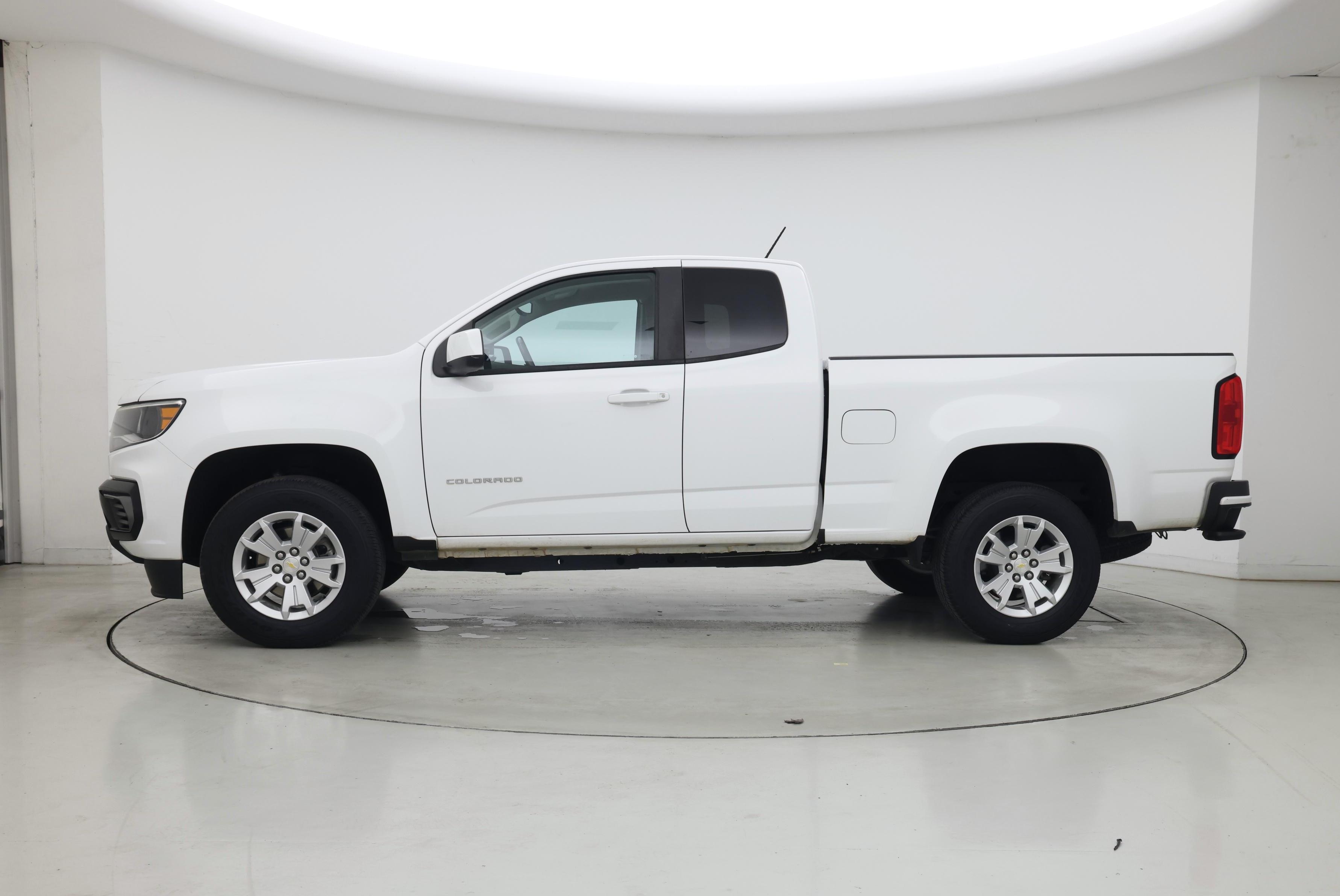 Thumbnail: 2022 Chevrolet Colorado - 3