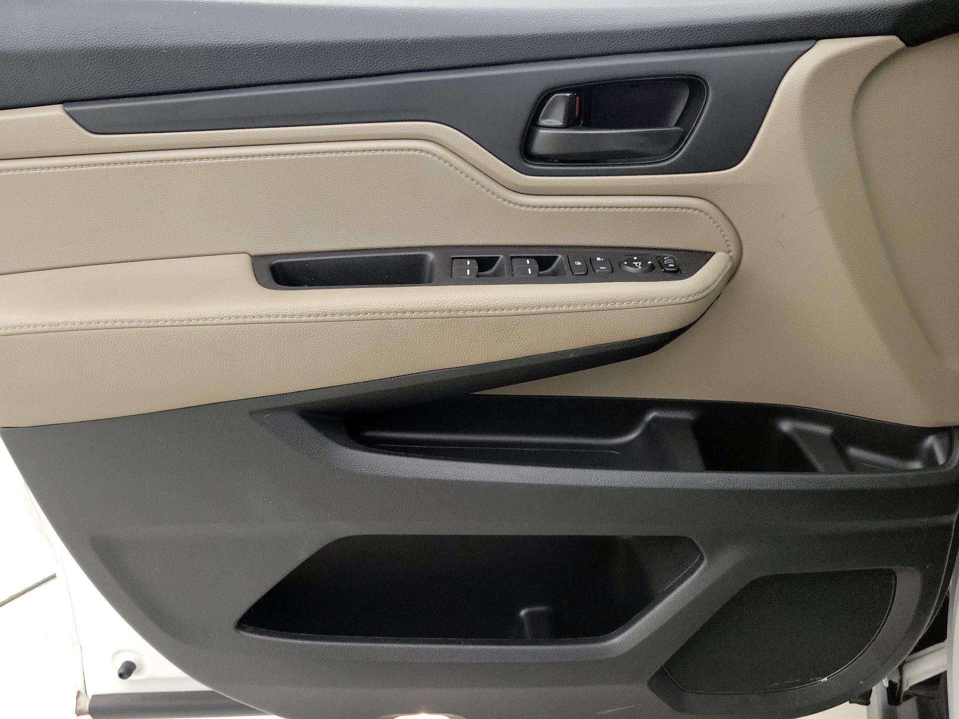 Thumbnail: 2021 Honda Odyssey - 12