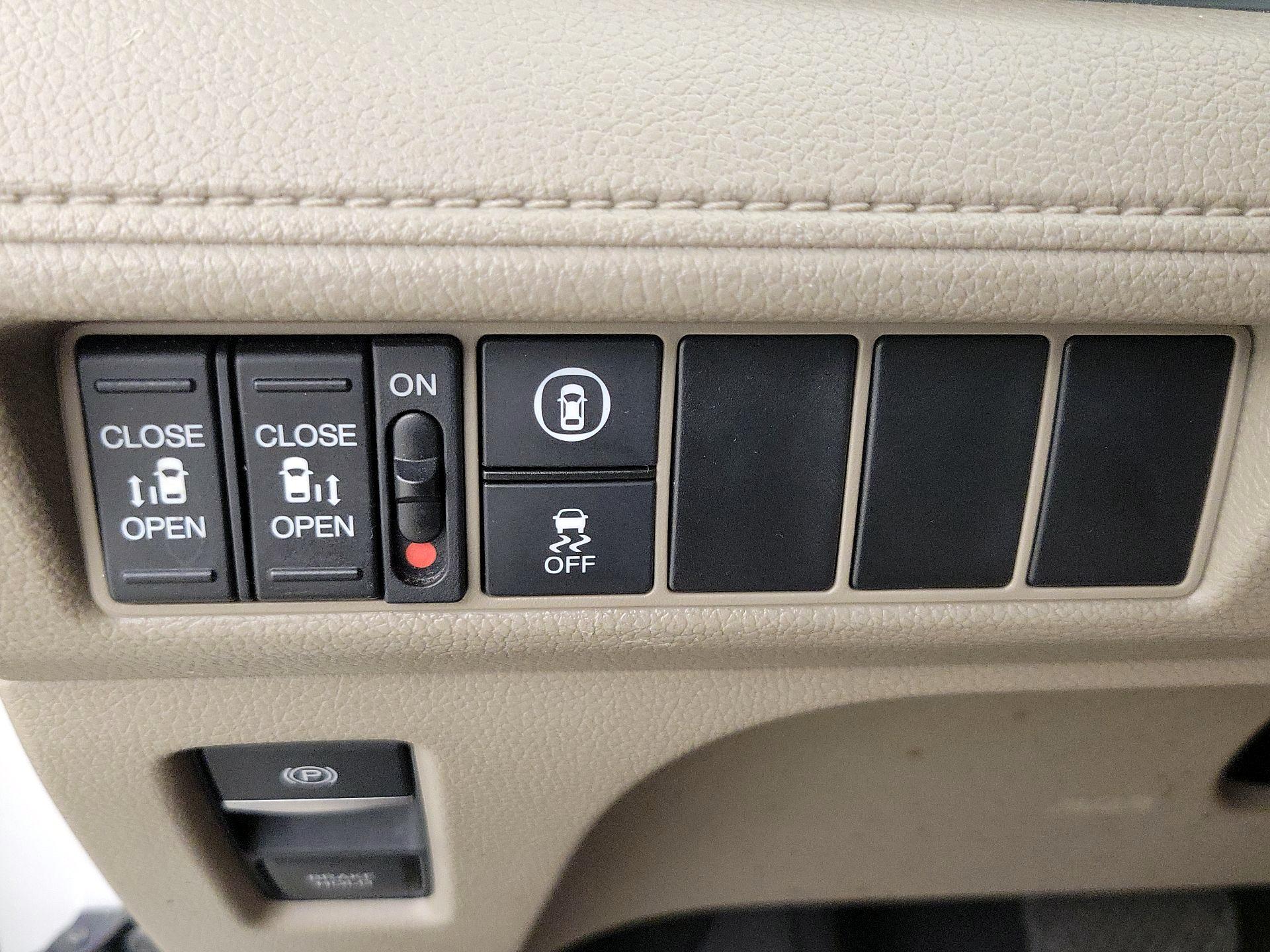 Thumbnail: 2021 Honda Odyssey - 13