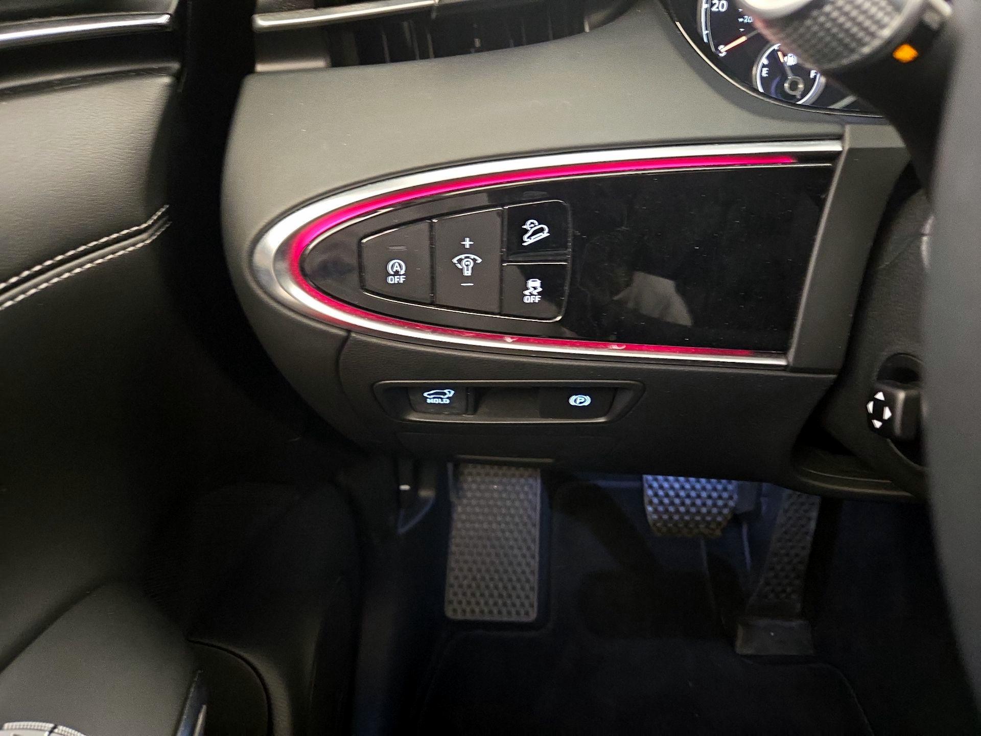Thumbnail: 2022 Genesis GV70 - 13