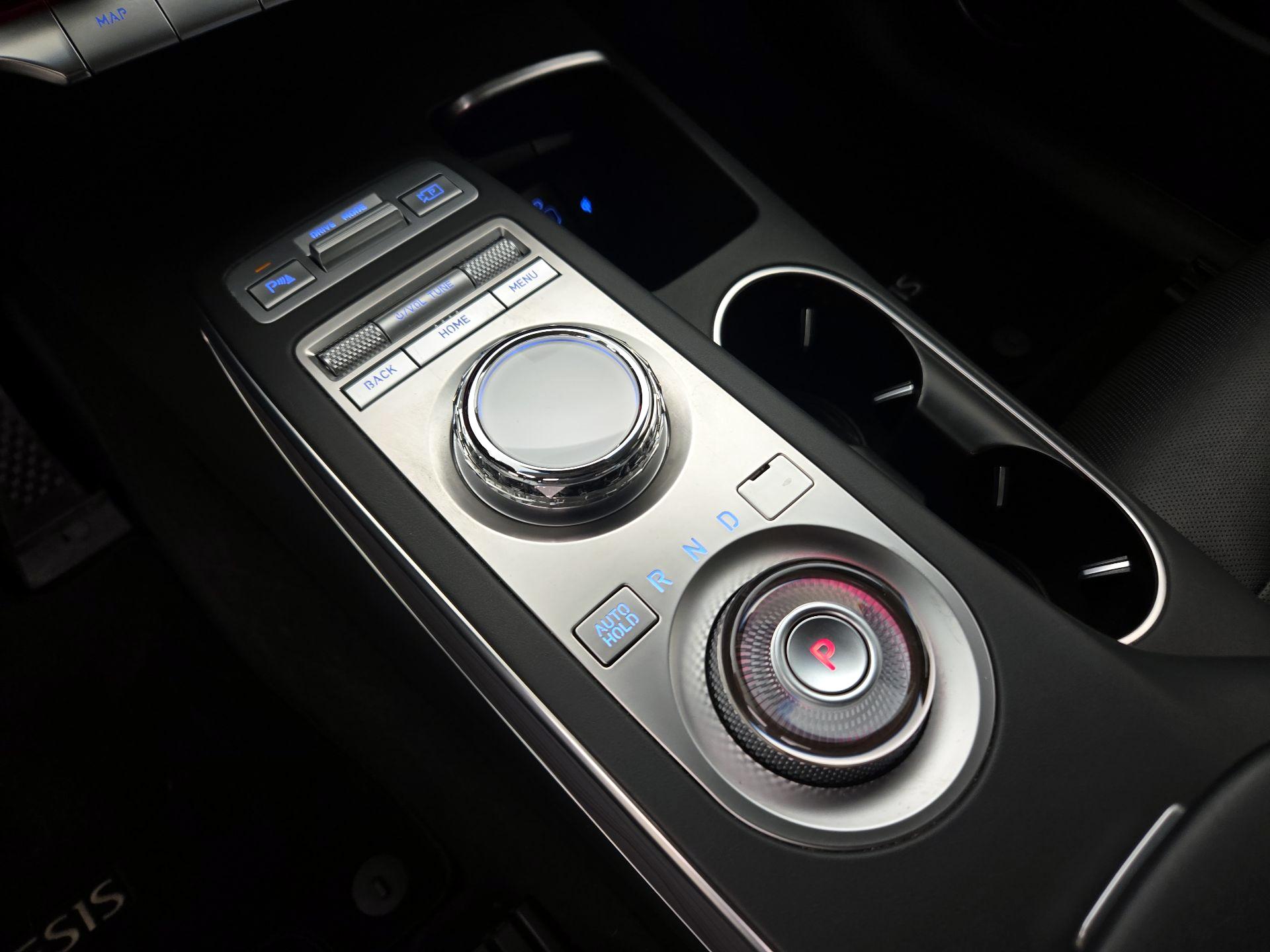 Thumbnail: 2022 Genesis GV70 - 18
