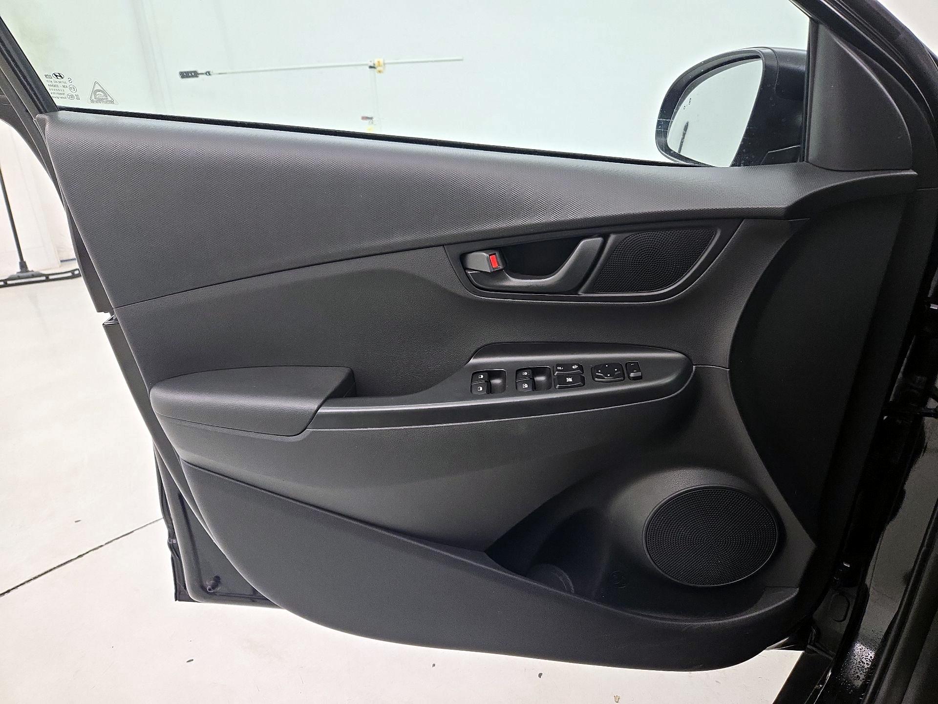 Thumbnail: 2020 Hyundai Kona - 12