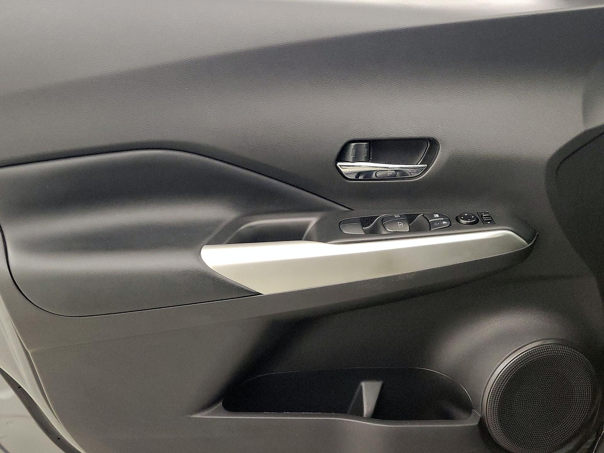 Thumbnail: 2020 Nissan Kicks - 12