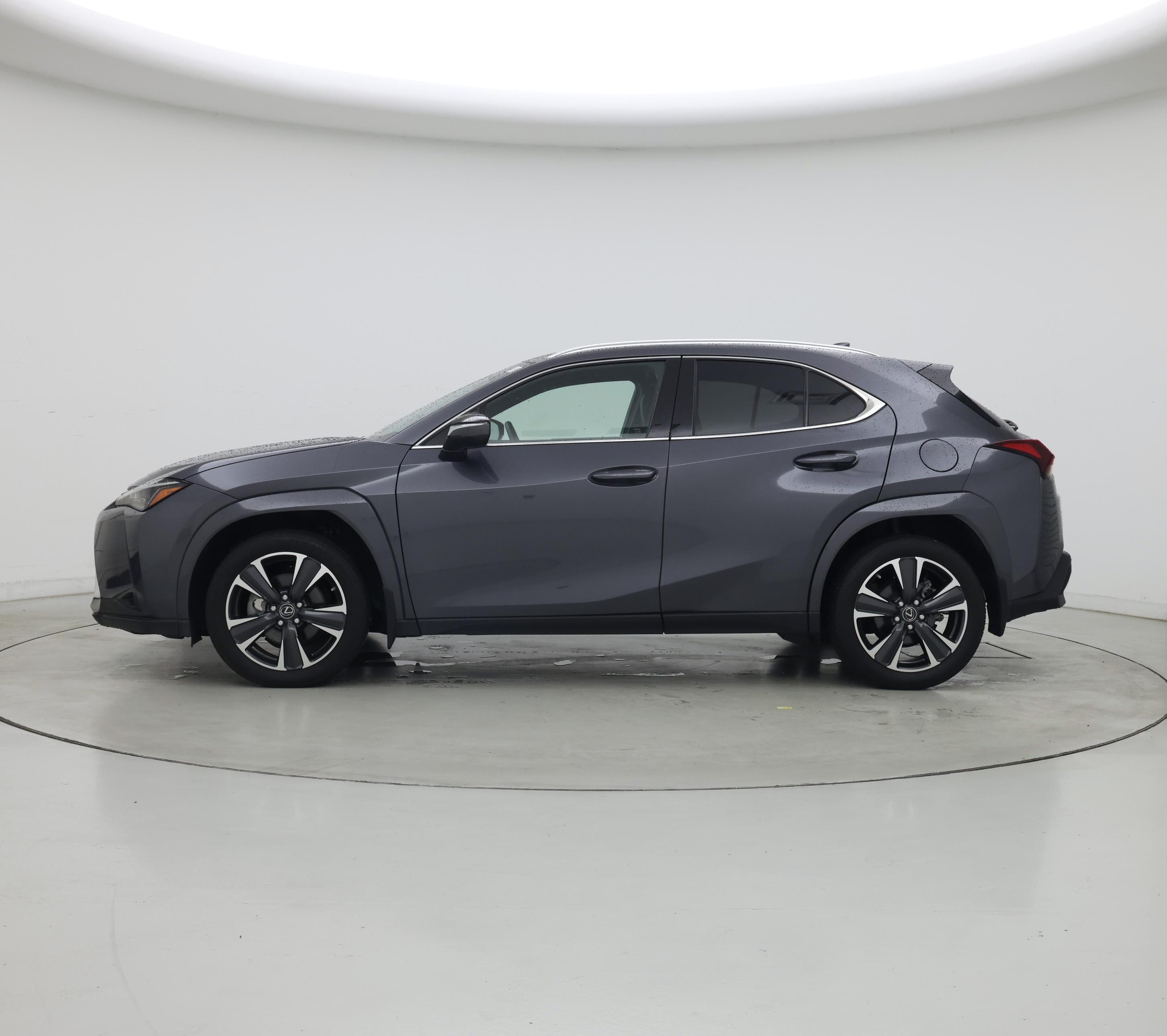 Thumbnail: 2024 Lexus UX - 3