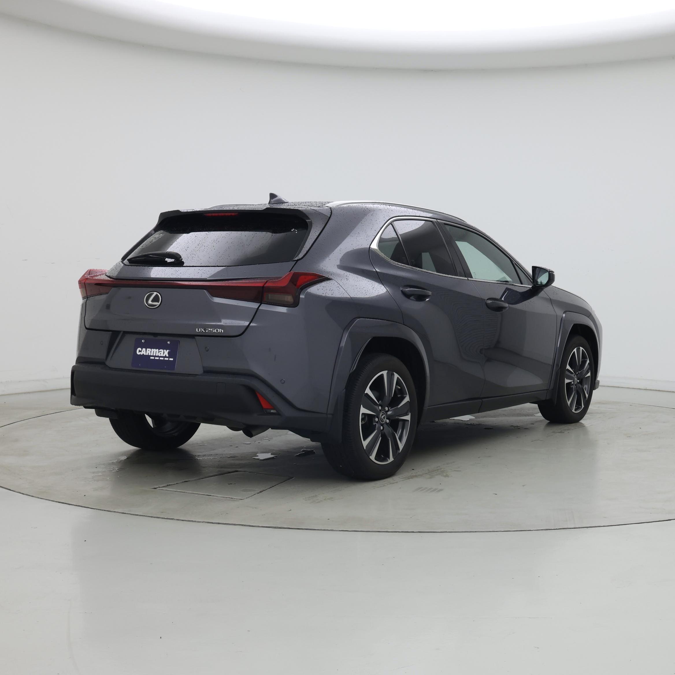 Thumbnail: 2024 Lexus UX - 8