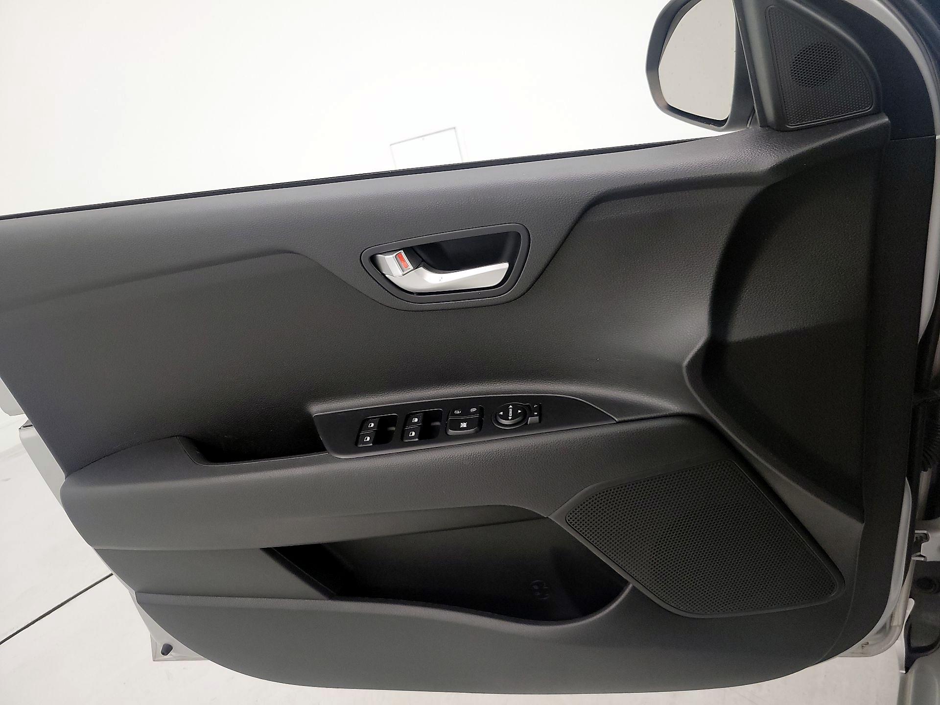 Thumbnail: 2023 Kia Rio - 12