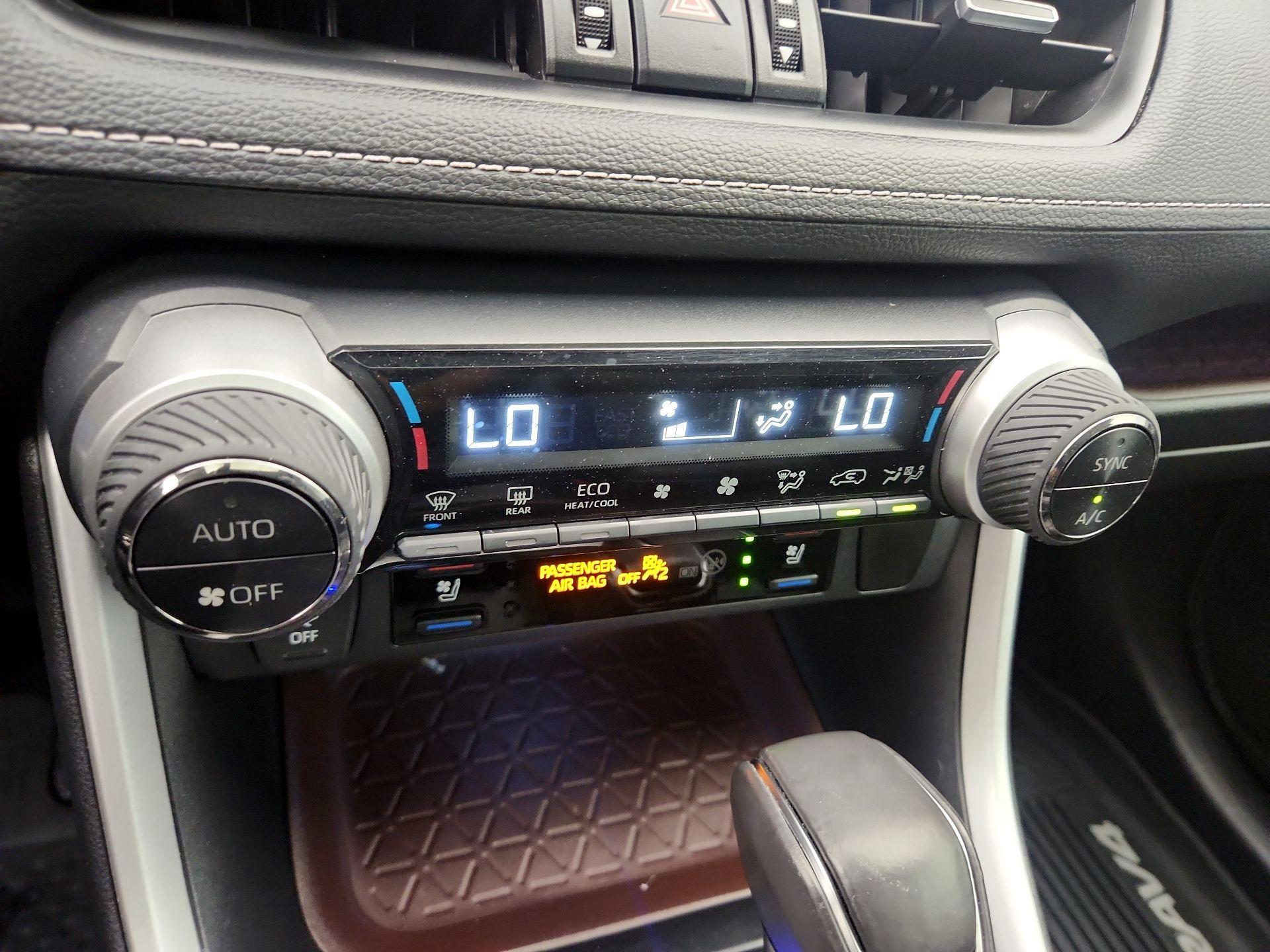 Thumbnail: 2020 Toyota RAV4 - 17