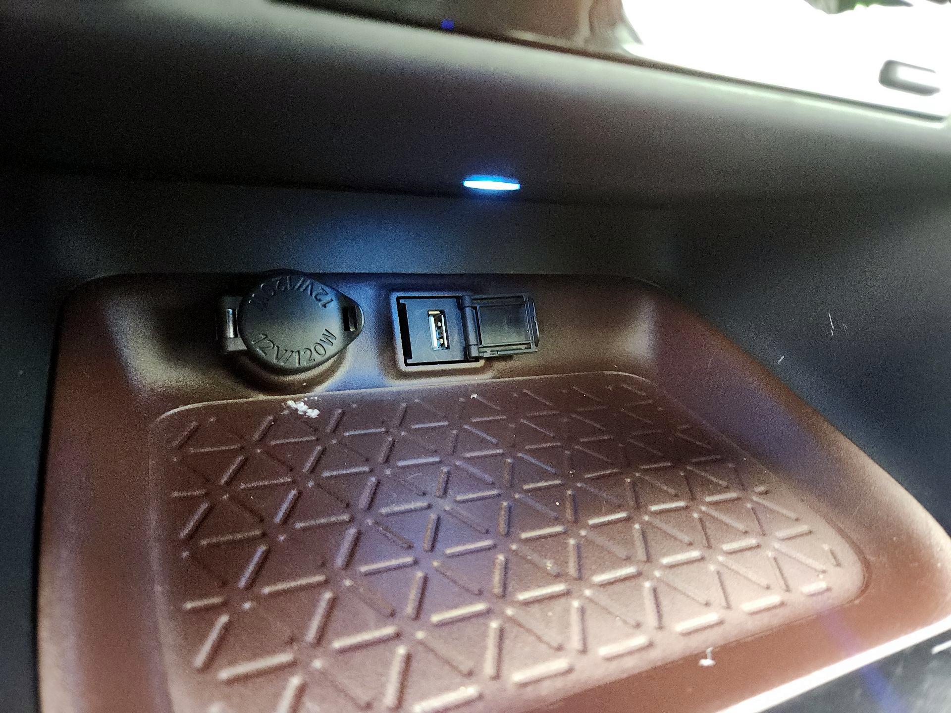 Thumbnail: 2020 Toyota RAV4 - 19