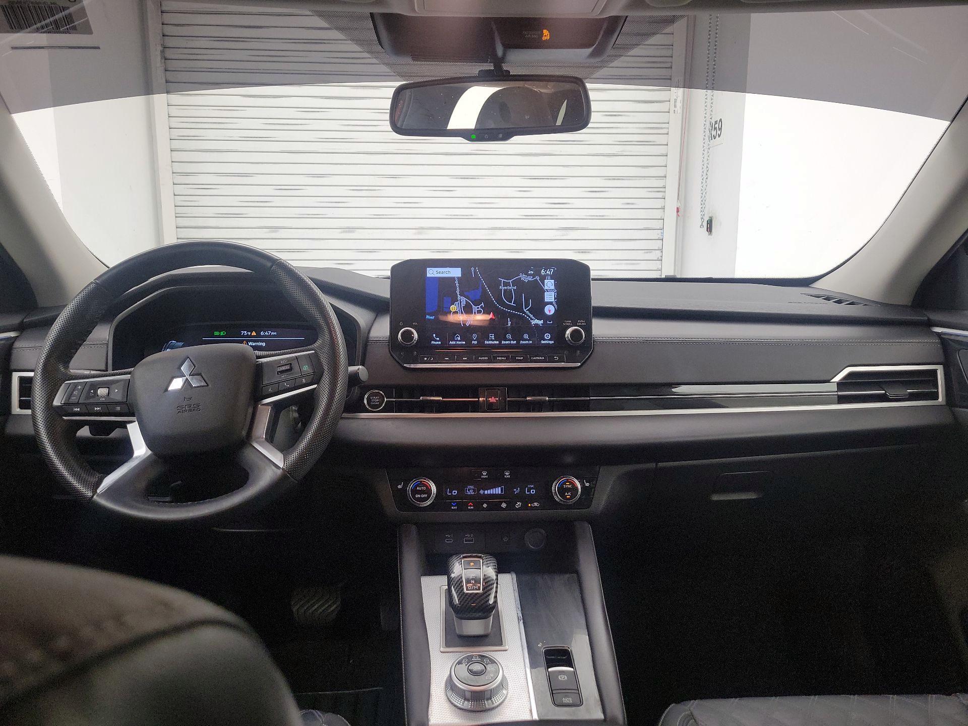 Thumbnail: 2023 Mitsubishi Outlander - 9
