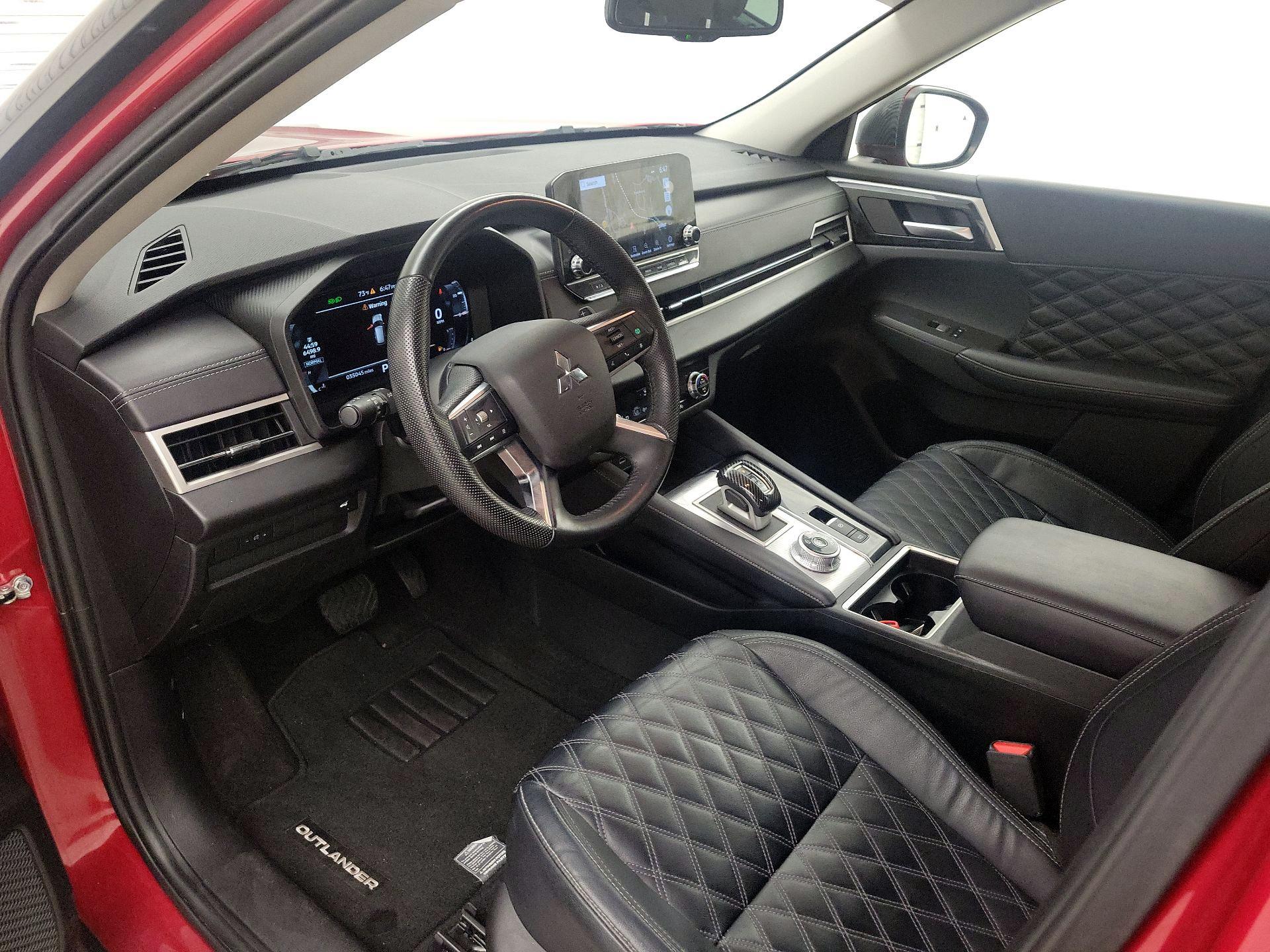Thumbnail: 2023 Mitsubishi Outlander - 11