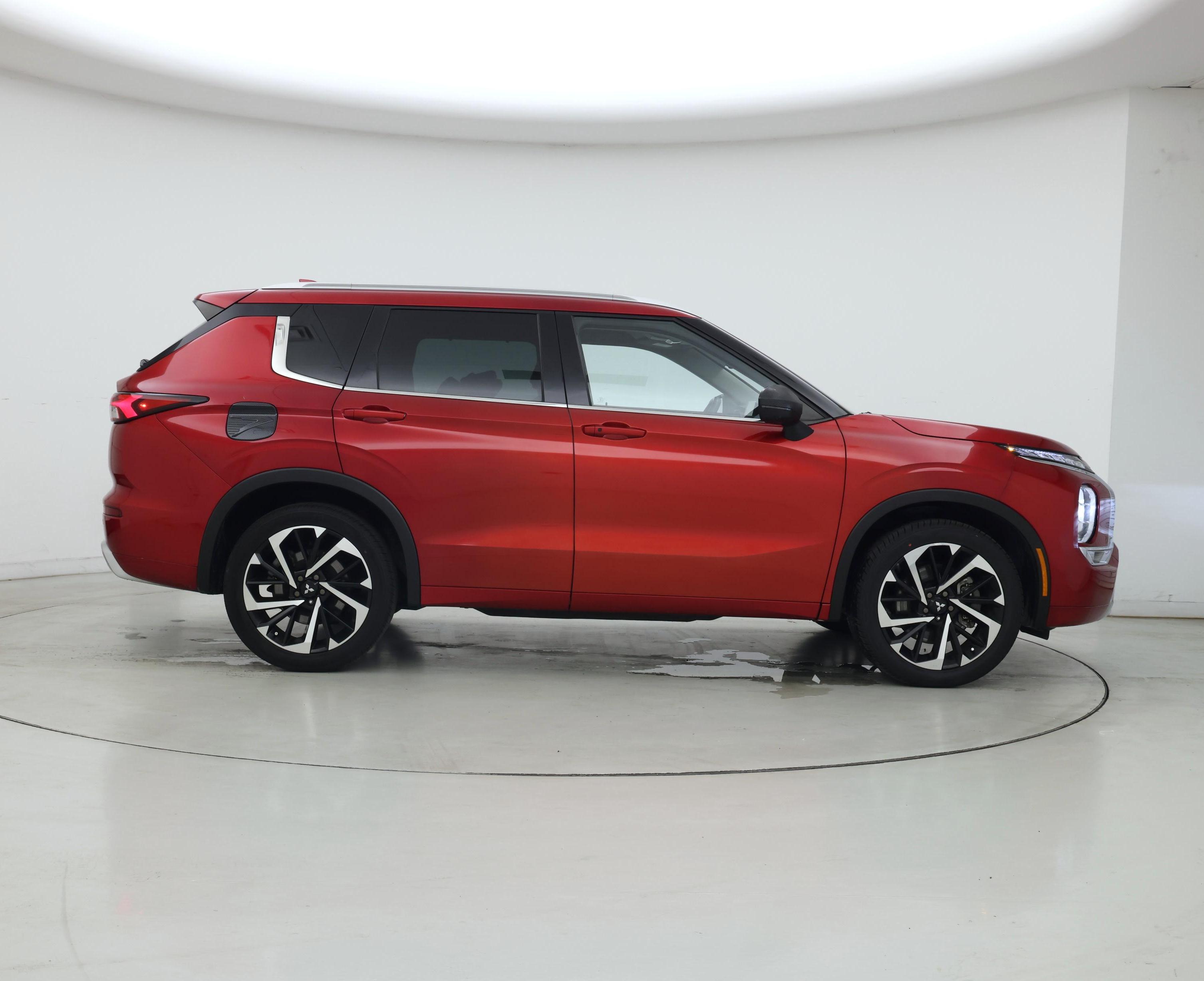 Thumbnail: 2023 Mitsubishi Outlander - 7