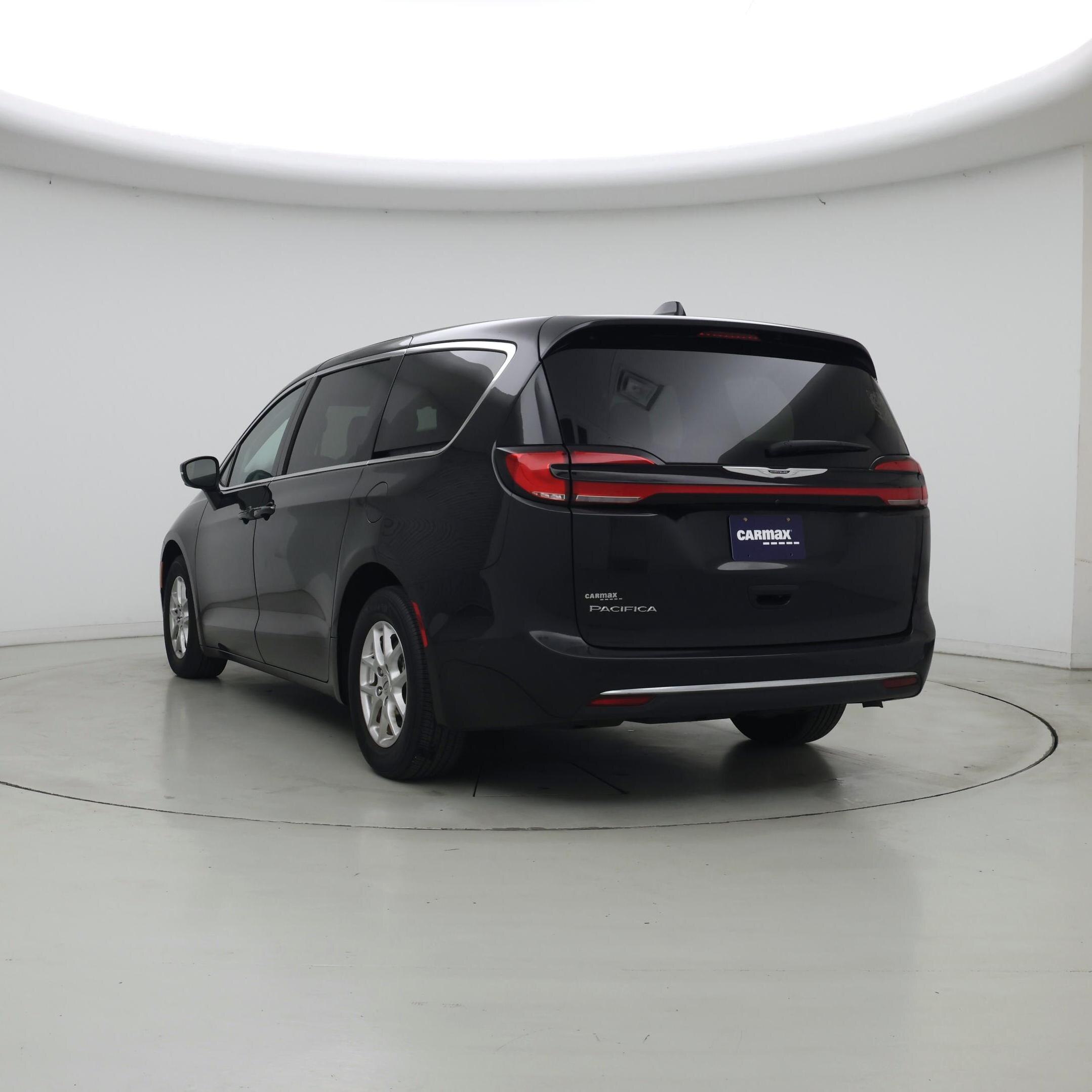 Thumbnail: 2023 Chrysler Pacifica - 2