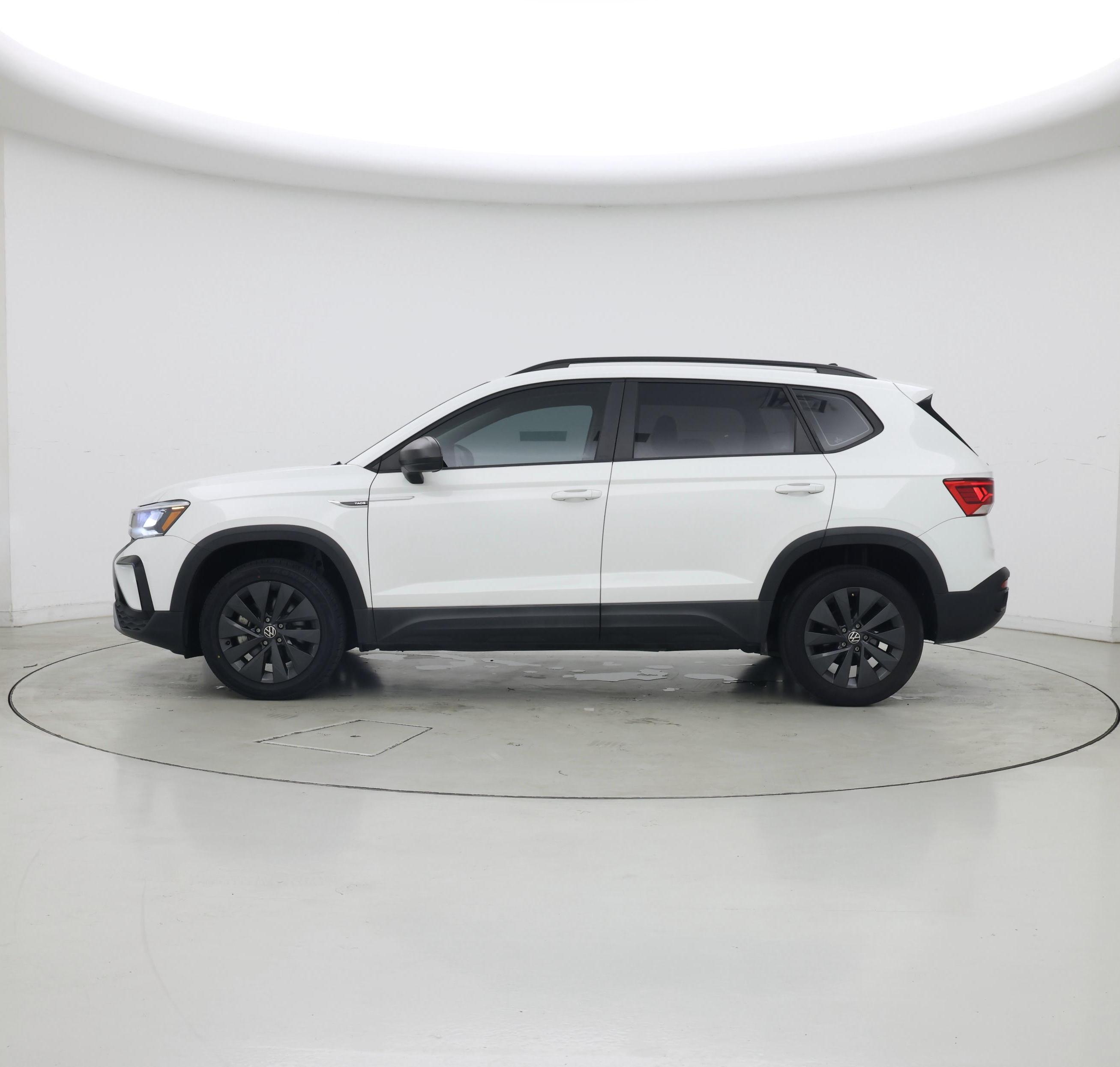 Thumbnail: 2022 Volkswagen Taos - 3