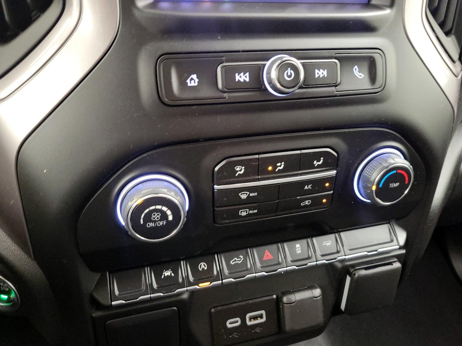 2024 Chevrolet Silverado 1500 Custom - Photo 17