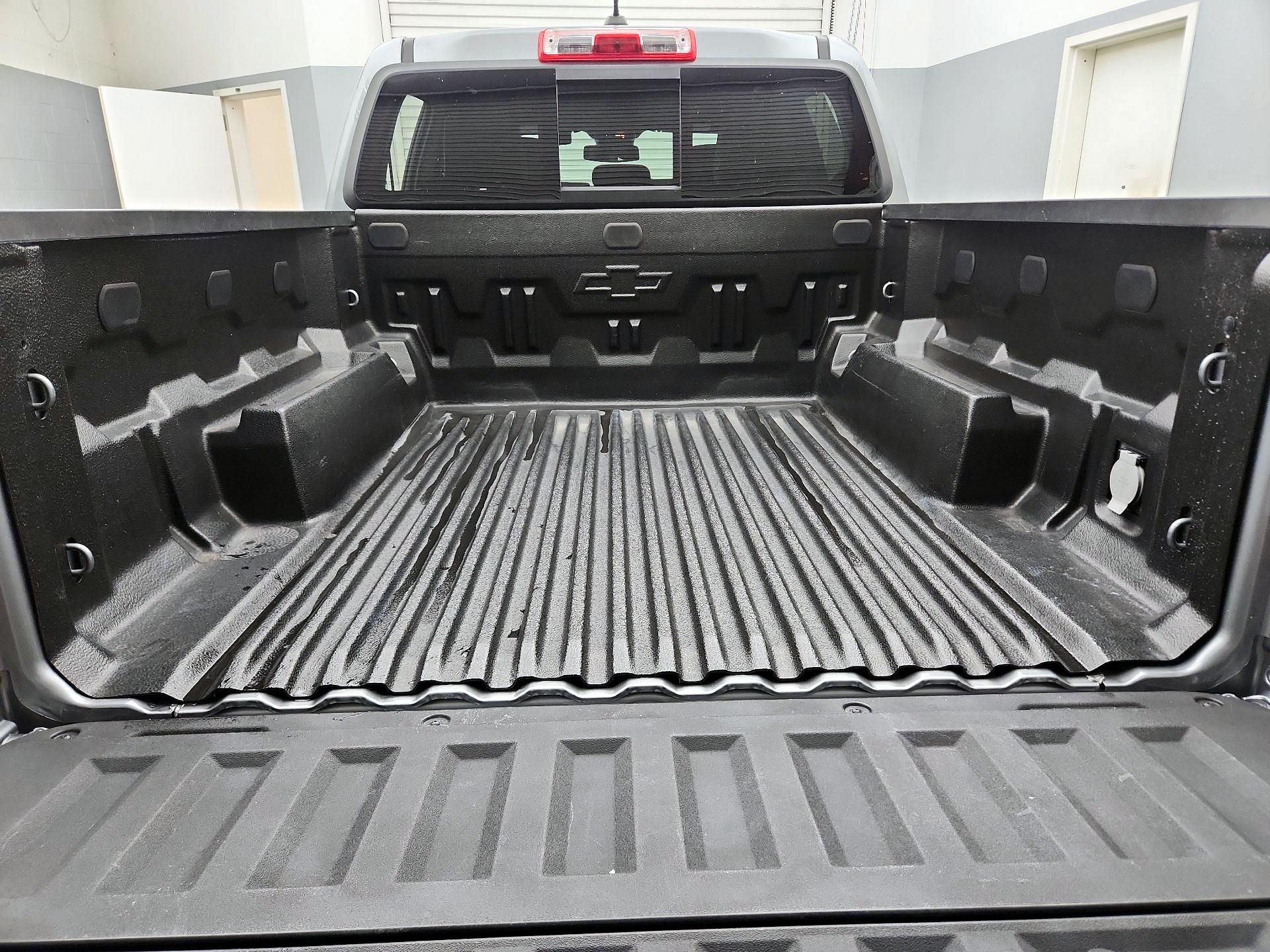 Thumbnail: 2023 Chevrolet Colorado - 20