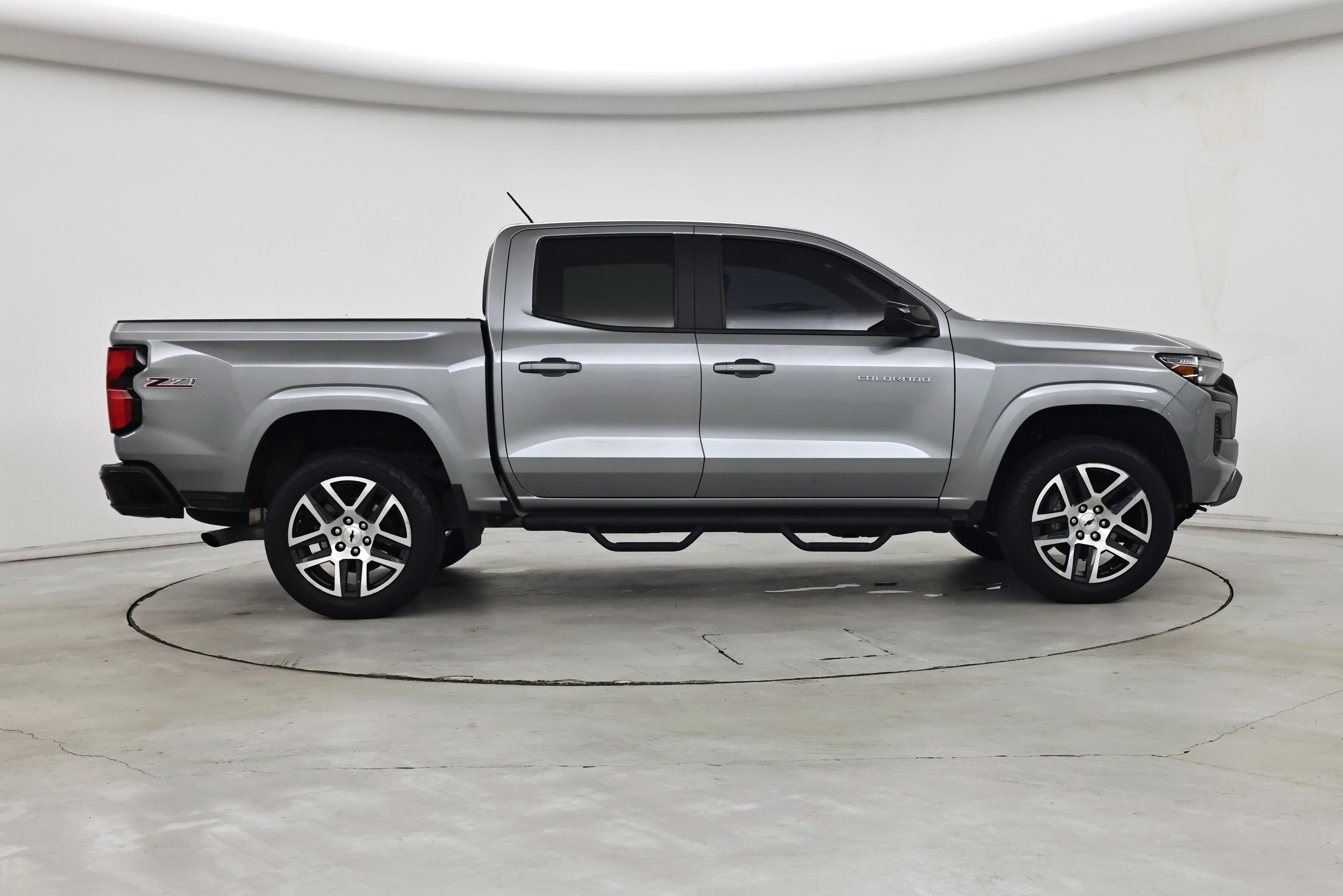 Thumbnail: 2023 Chevrolet Colorado - 7
