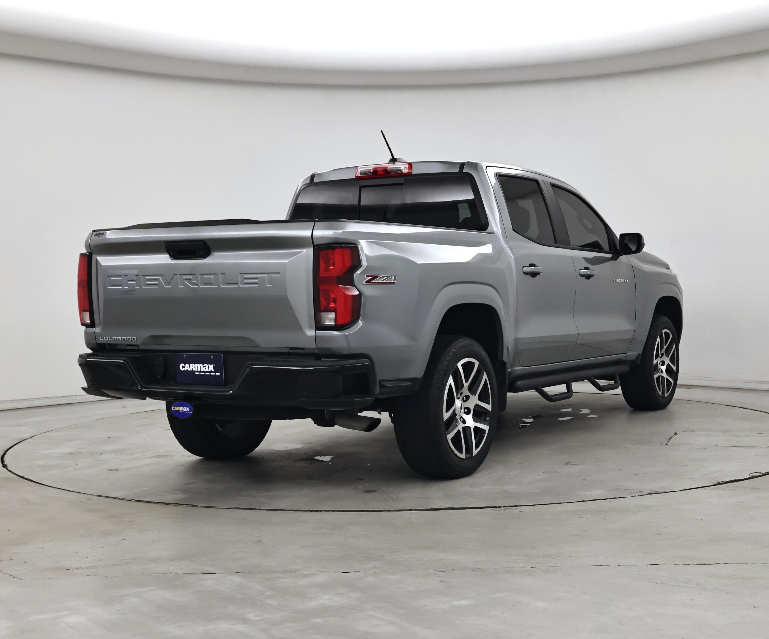 Thumbnail: 2023 Chevrolet Colorado - 8