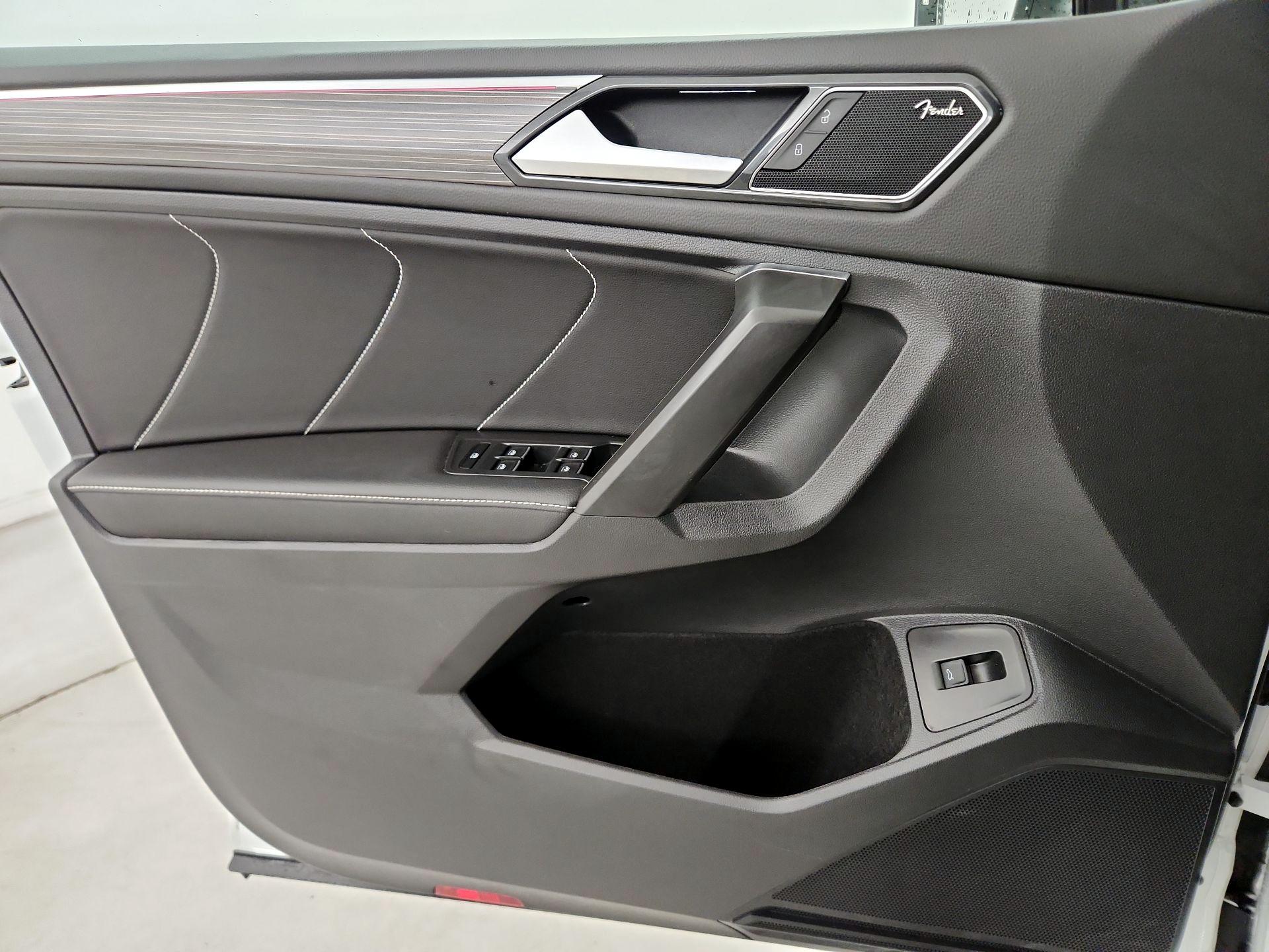 Thumbnail: 2022 Volkswagen Tiguan - 12