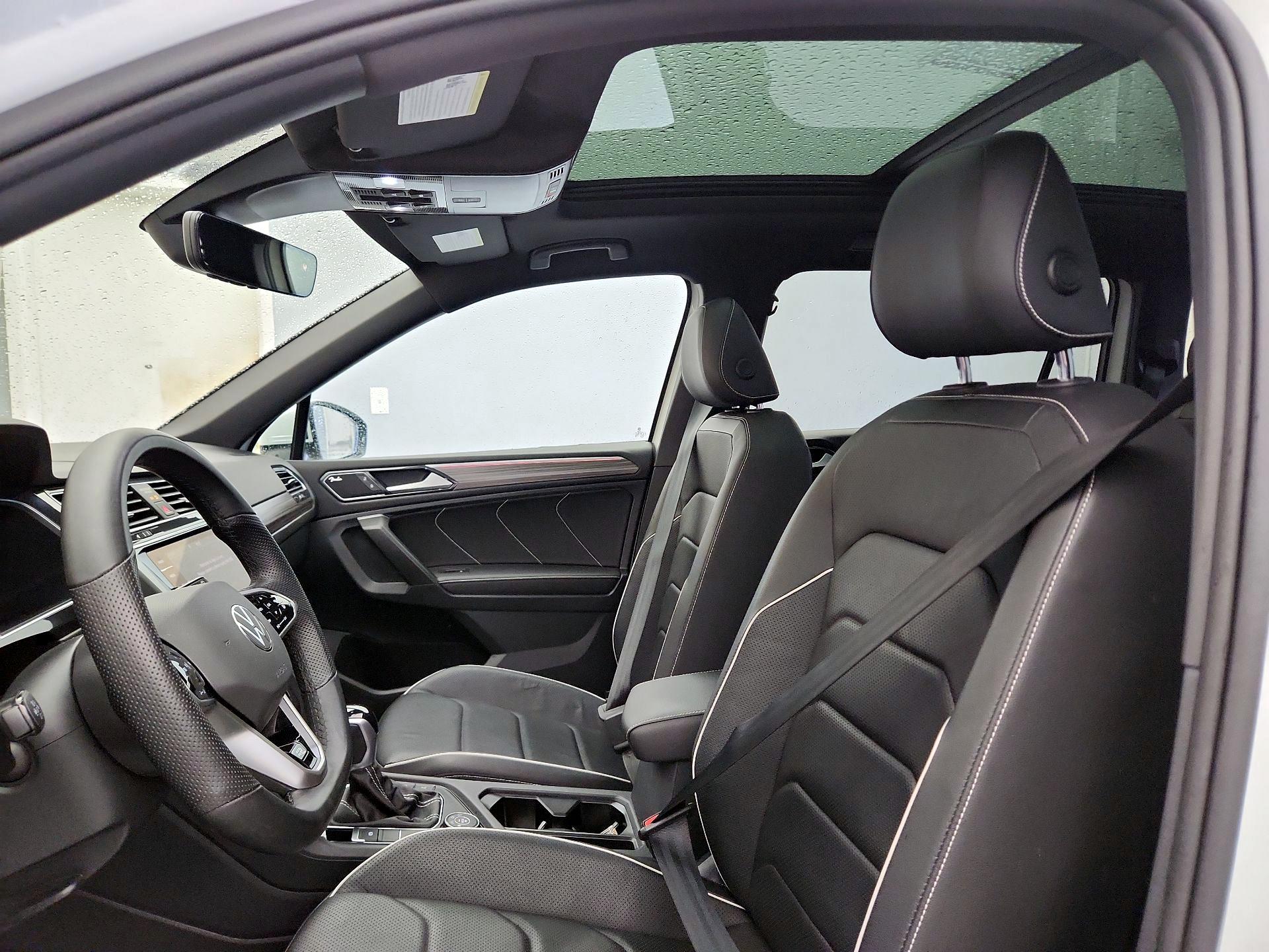 Thumbnail: 2022 Volkswagen Tiguan - 19