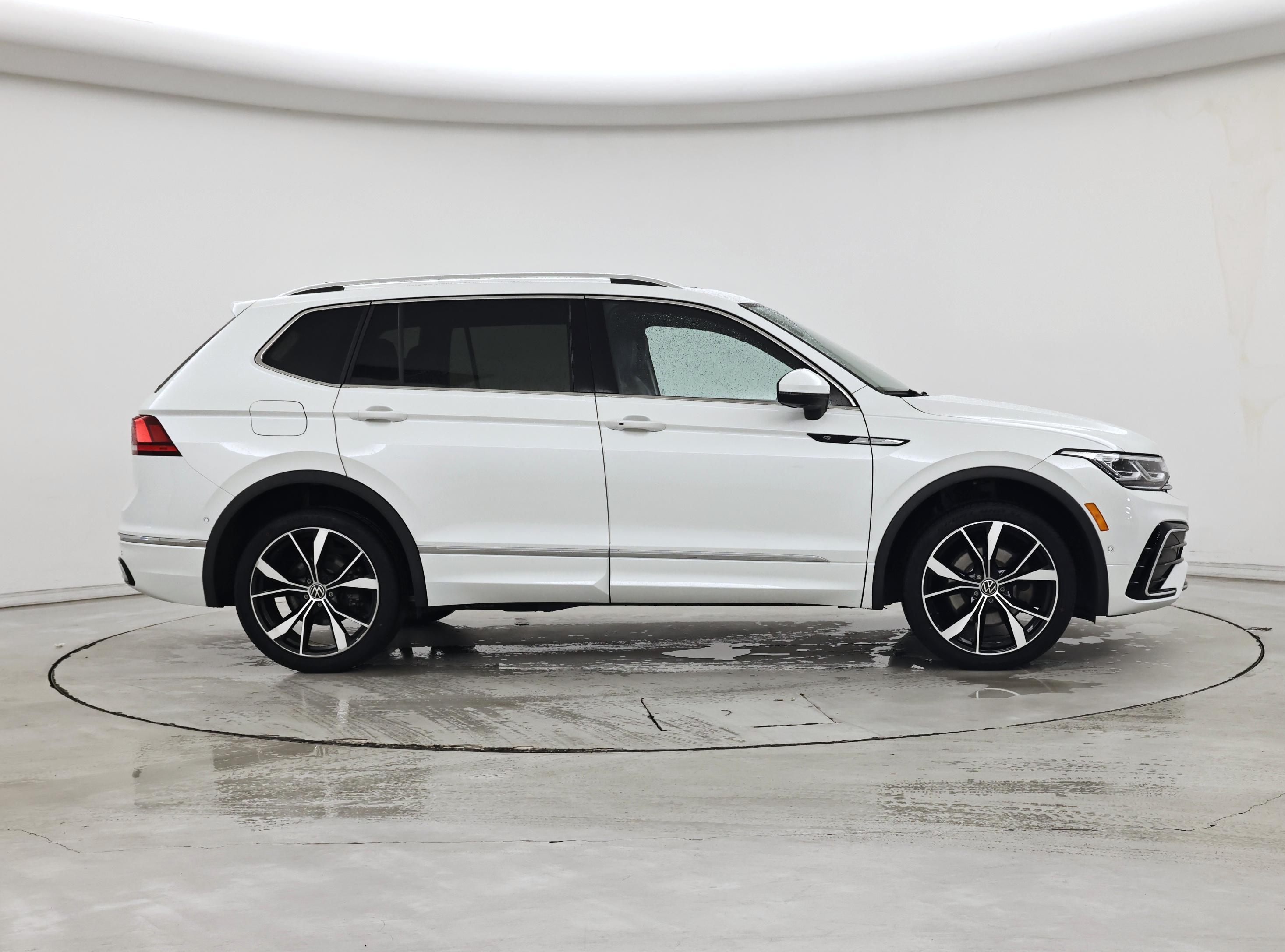Thumbnail: 2022 Volkswagen Tiguan - 7