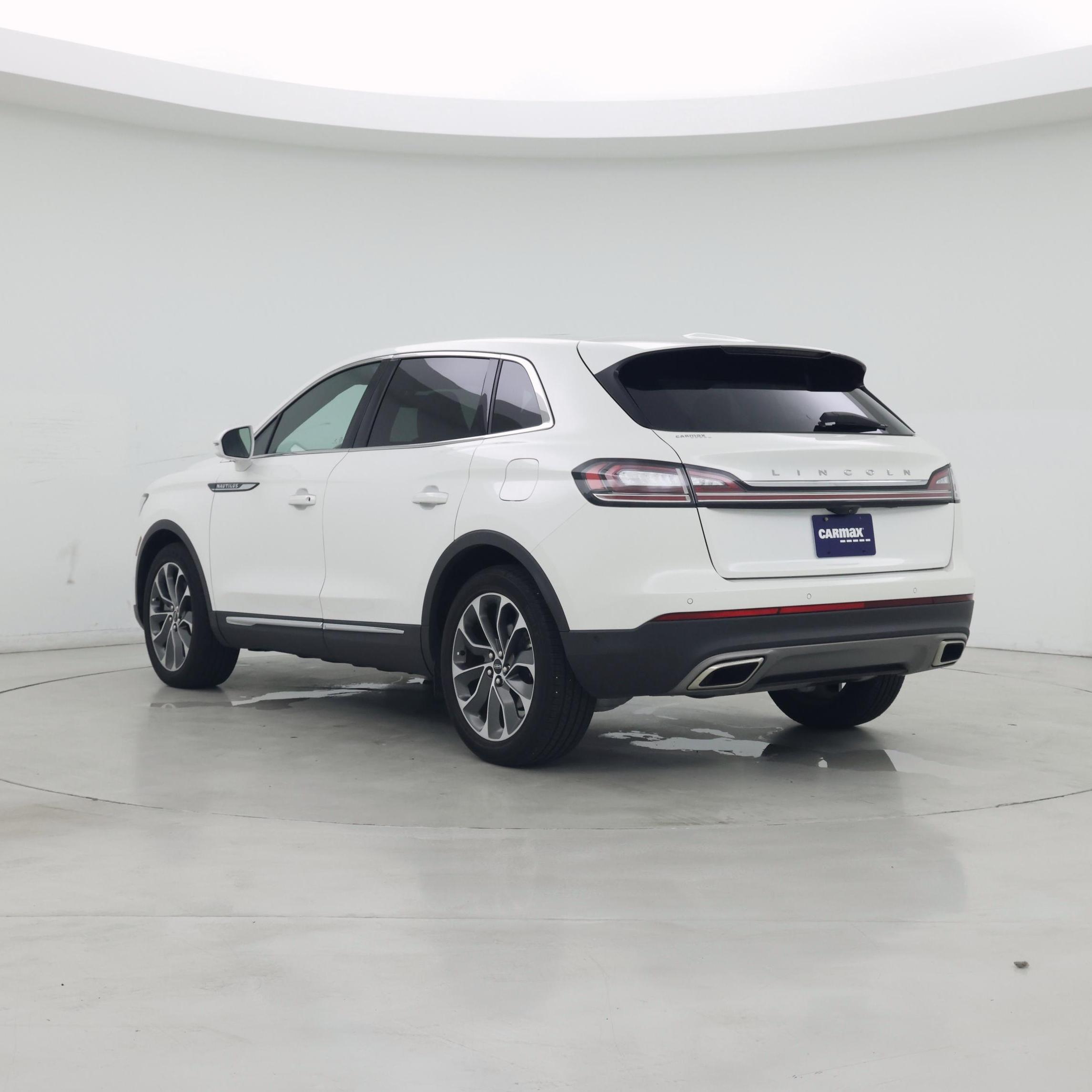 Thumbnail: 2023 Lincoln Nautilus - 2
